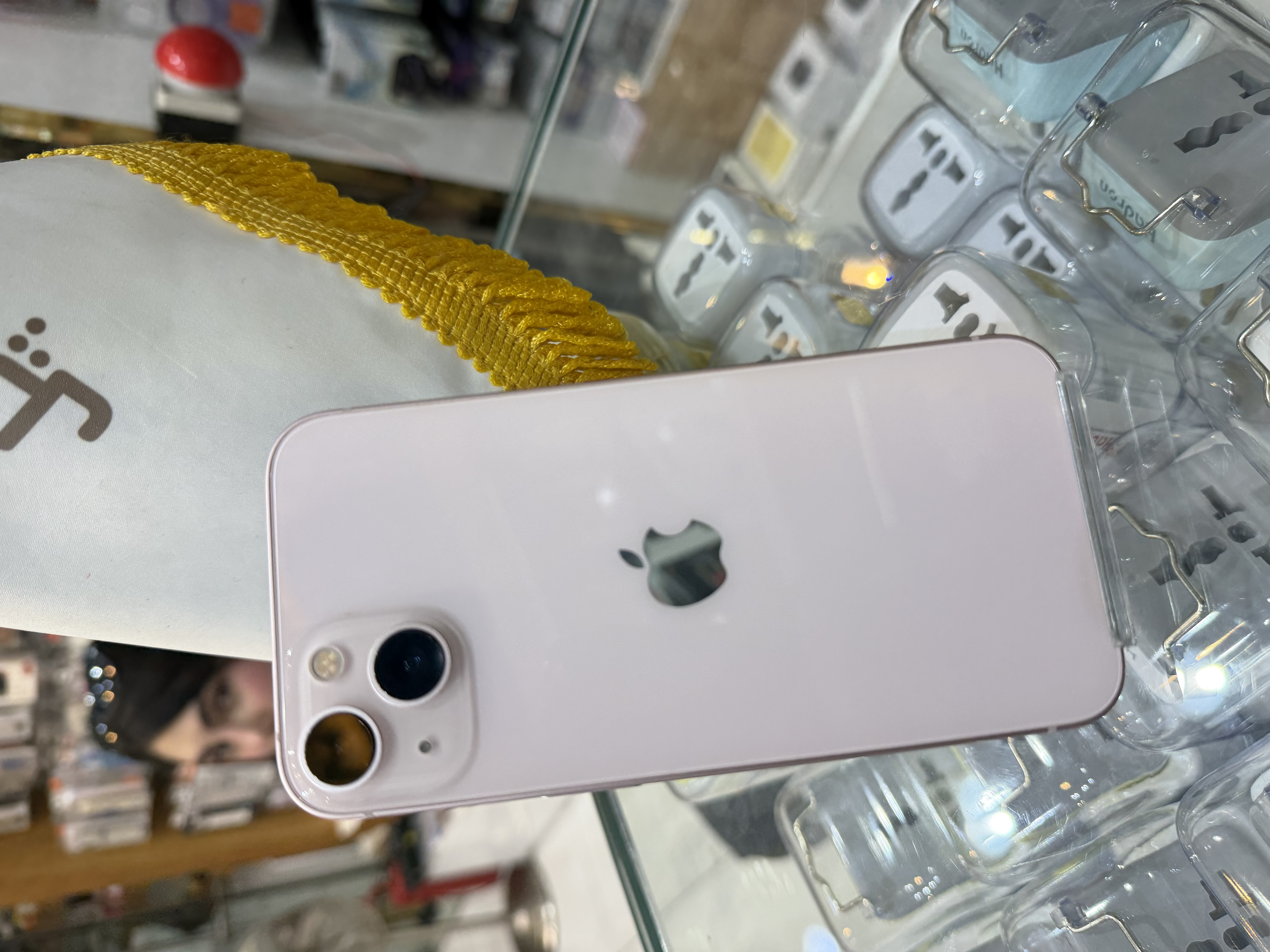 کارکرده : آیفون ۱۳ نرمال حافظه ۲۵۶ گیگابایت و رم ۴ گیگابایت صورتی چین iPhone 13 256 Gb Pink CHA
