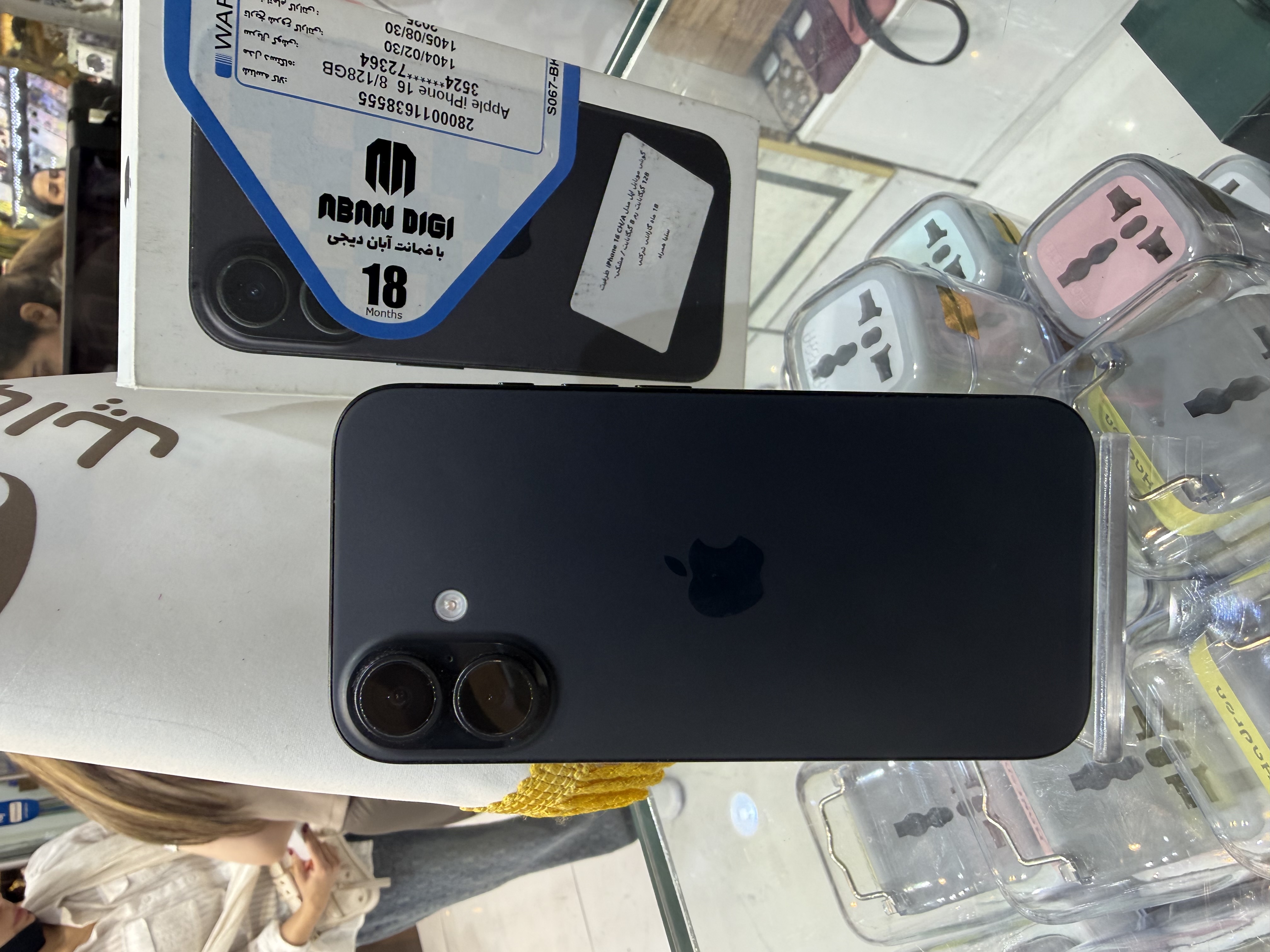 کارکرده : آیفون ۱۶ نرمال حافظه ۱۲۸ گیگابایت و رم ۸ گیگابایت مشکی چین شرکتی iPhone 16 128Gb Black CHA