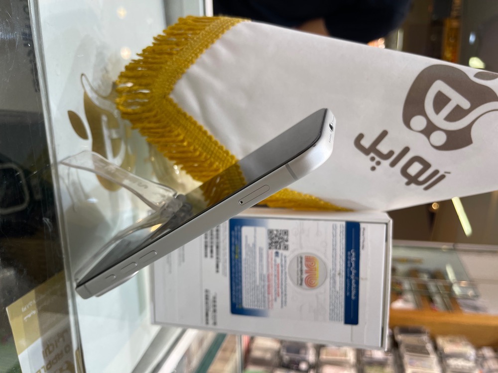 کارکرده : آیفون 17 پرومکس با حافظه 256 گیگابایت و رم 12 گیگابایت سیلور سنگاپور iPhone 17 Pro Max 256 Gb Silver ZAA