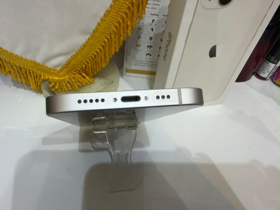 کارکرده : آیفون 13 نرمال حافظه 128 گیگابایت و رم 4 گیگابایت سفید چین iPhone 13 128 Gb White CHA