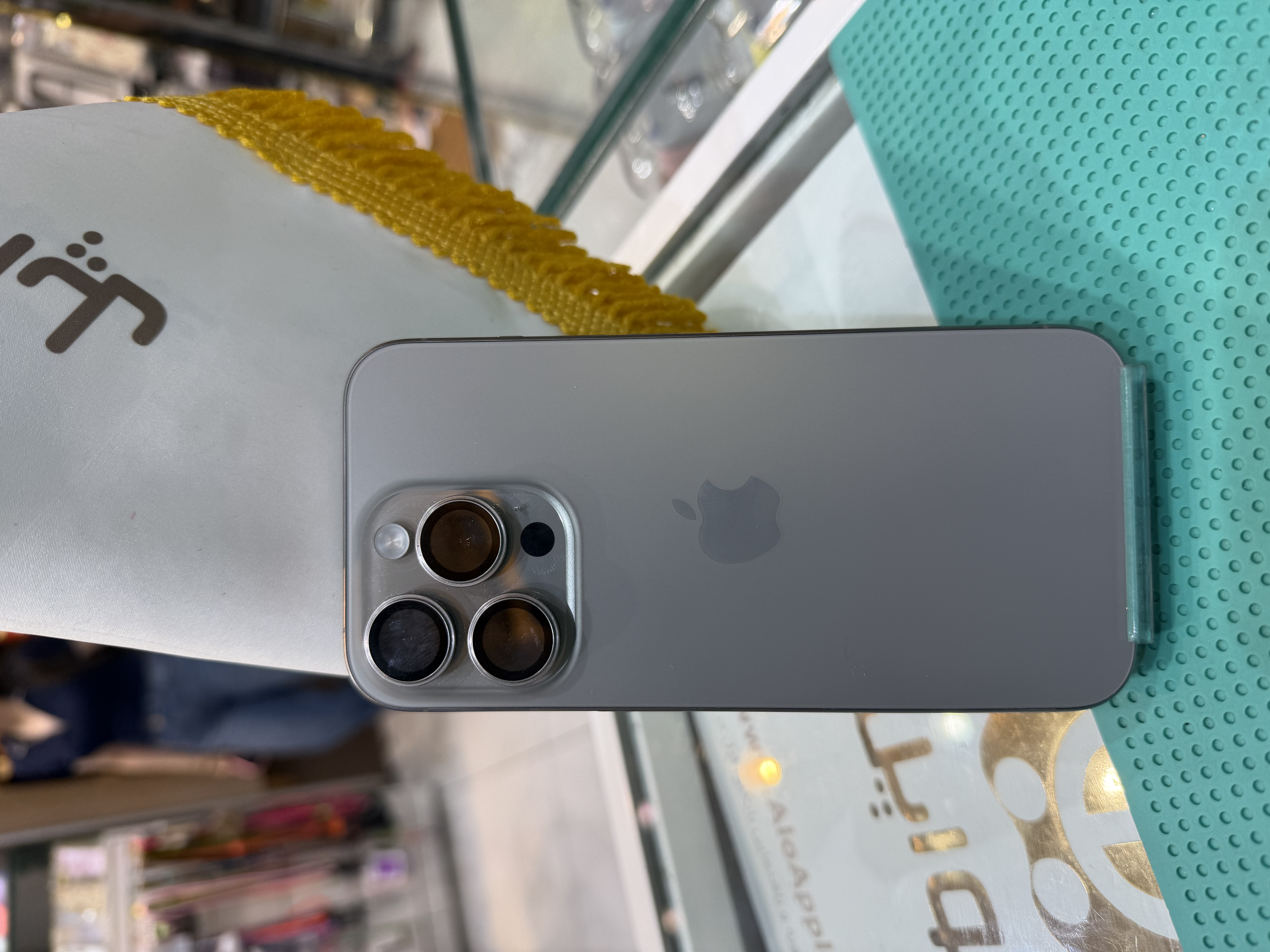 کارکرده : آیفون ۱۵ پرو حافظه ۲۵۶ گیگابایت و رم ۸ گیگابایت نچرال سنگاپور iPhone 15 Pro 256 Gb Natural ZAA