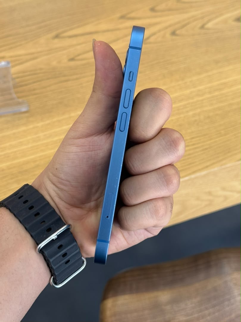 کارکرده : آیفون ۱۳ نرمال حافظه ۱۲۸ گیگابایت و رم ۴ گیگابایت آبی چین iPhone 13 128 Gb Blue CHA