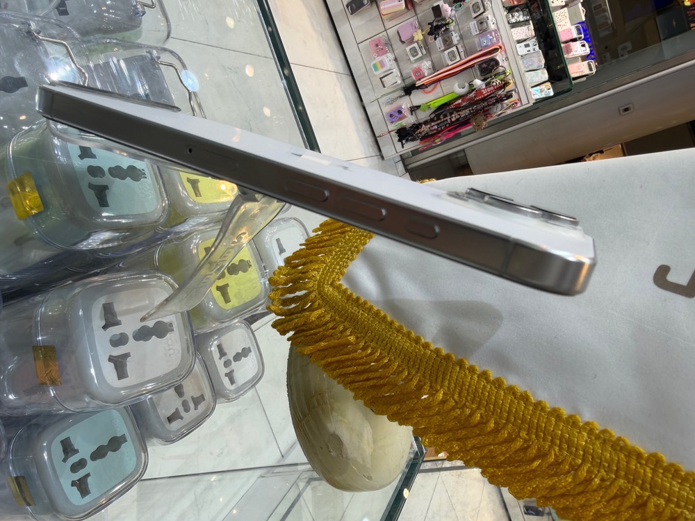 کارکرده : آیفون 16 پرومکس حافظه 512 گیگابایت و رم 8 گیگابایت سیلور سنگاپور رجیستر شده iPhone 16 Pro Max 512 Gb Silver ZAA