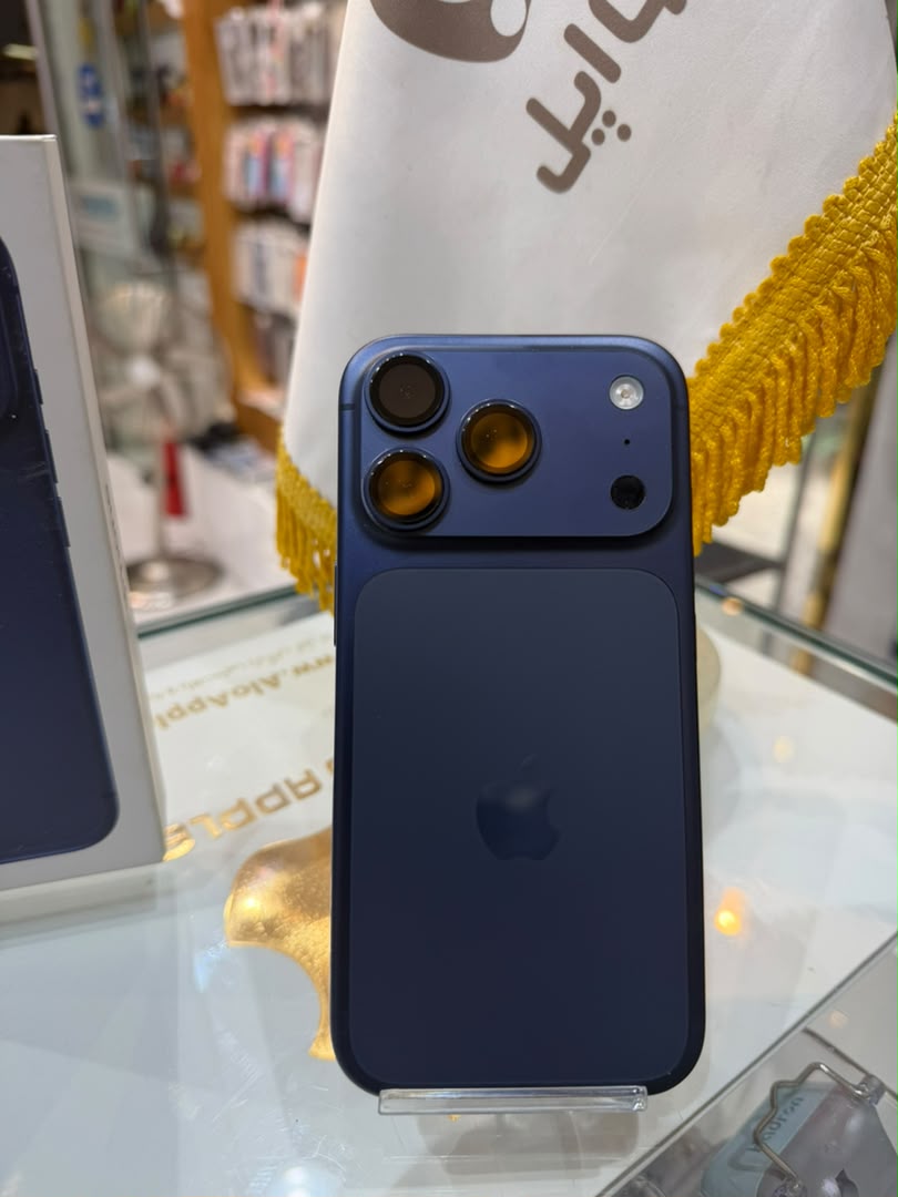 کارکرده : آیفون ۱۷ پرو حافظه ۲۵۶ گیگابایت و رم ۱۲ گیگابایت آبی سنگاپور iPhone 17 Pro 256 Gb Blue ZAA