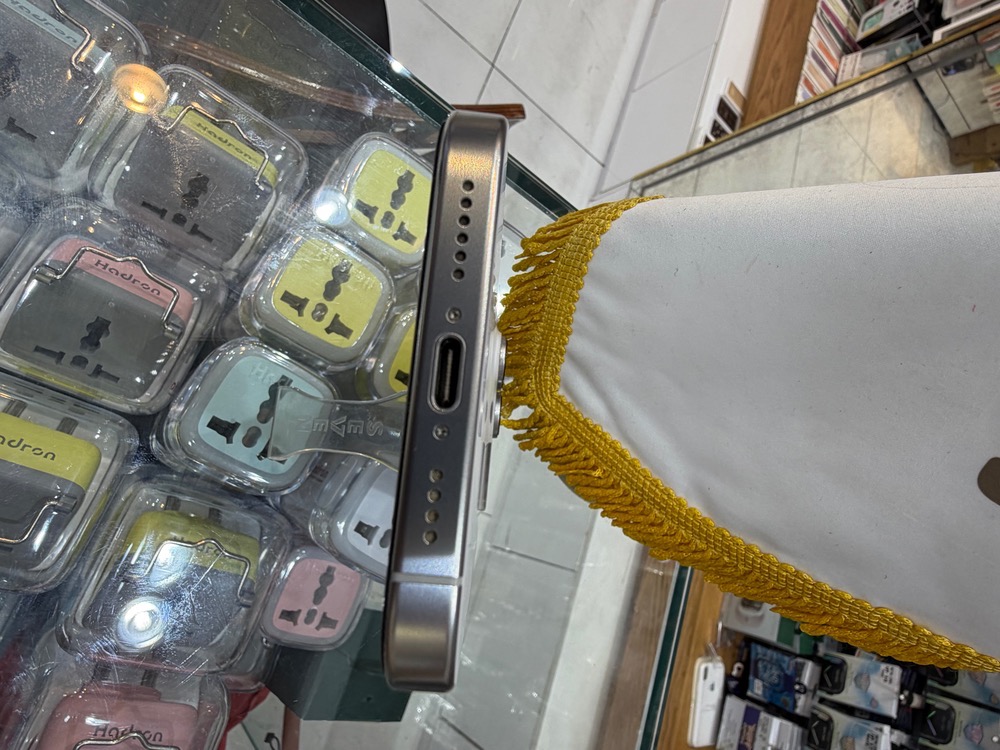 کارکرده : آیفون 16 پرومکس حافظه 512 گیگابایت و رم 8 گیگابایت سیلور سنگاپور رجیستر شده iPhone 16 Pro Max 512 Gb Silver ZAA