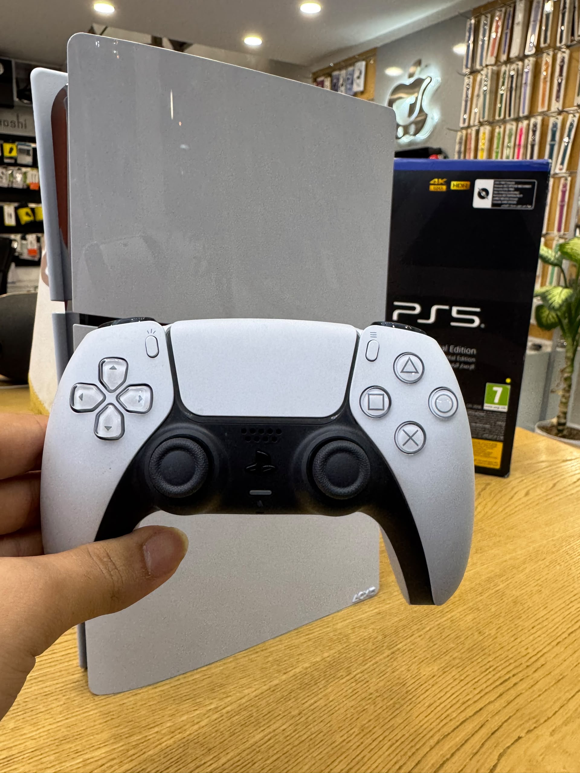 کارکرده : پلی استیشن ۵ اسلیم دیجیتال حافظه ۱ ترابایت تک دسته PS5 slim 1Tb Digital