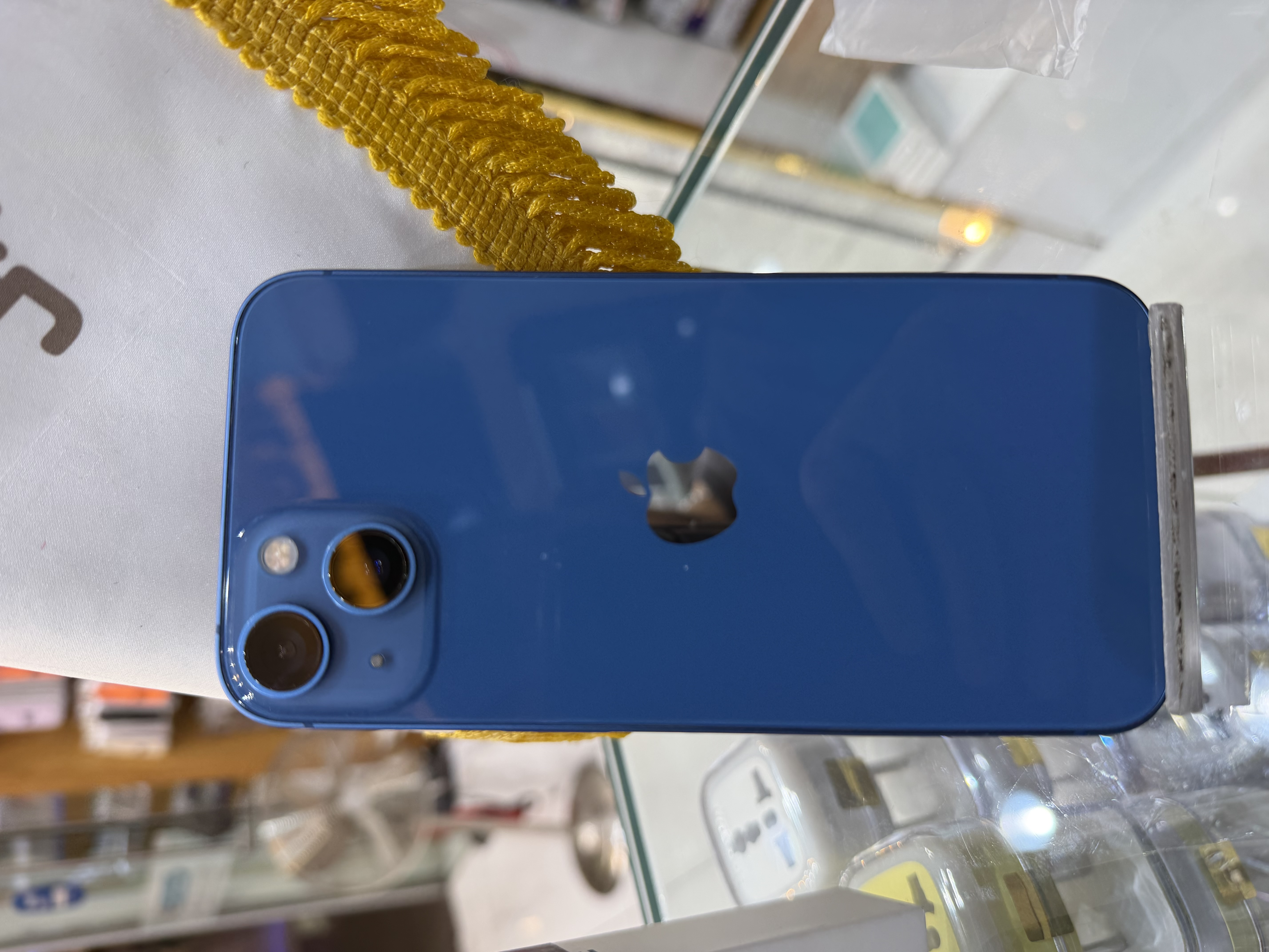 کارکرده : آیفون ۱۳ نرمال حافظه ۱۲۸ گیگابایت و رم ۴ گیگابایت آبی چین iPhone 13 128 Gb Blue CHA