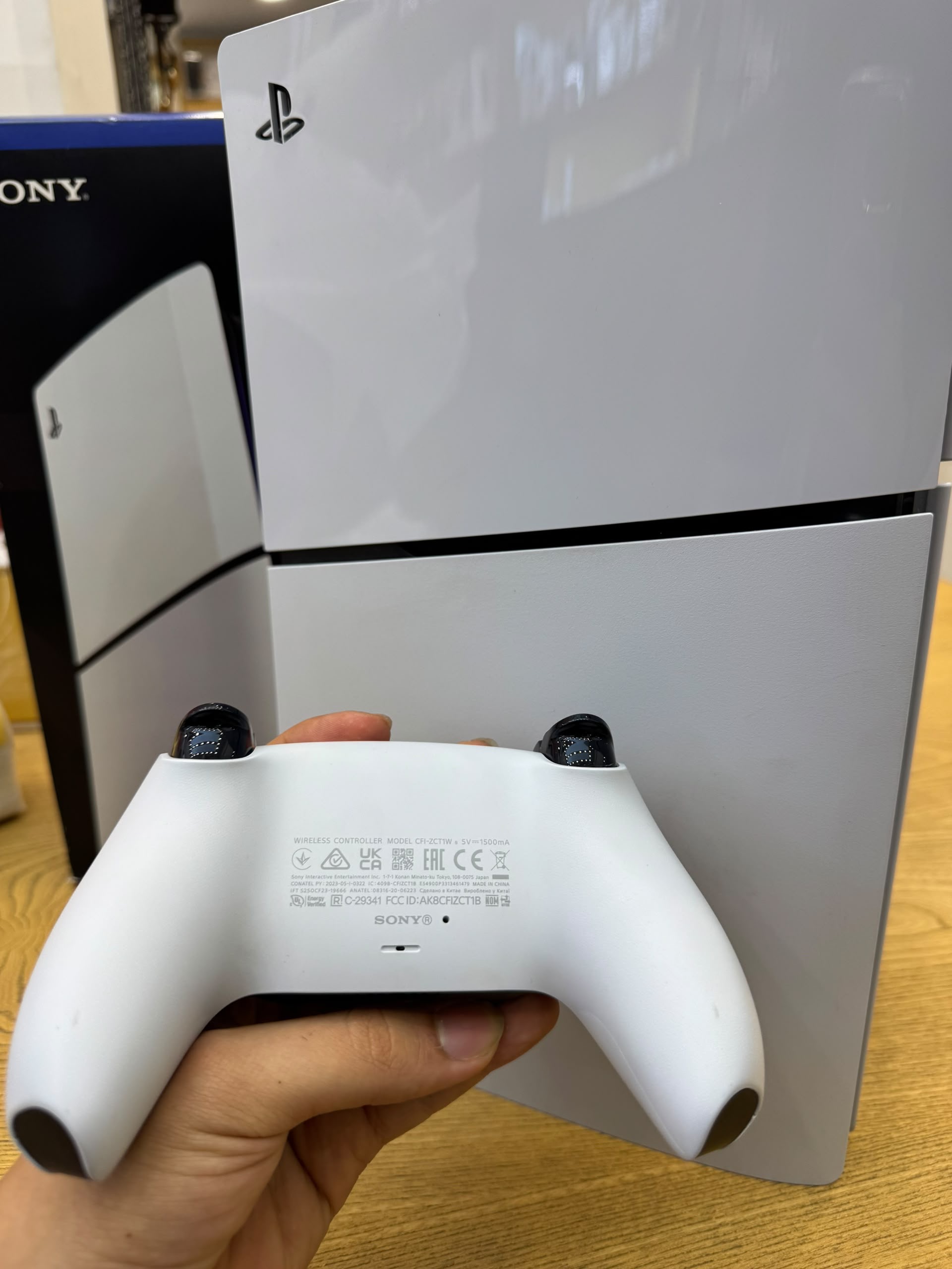 کارکرده : پلی استیشن ۵ اسلیم دیجیتال حافظه ۱ ترابایت تک دسته PS5 slim 1Tb Digital