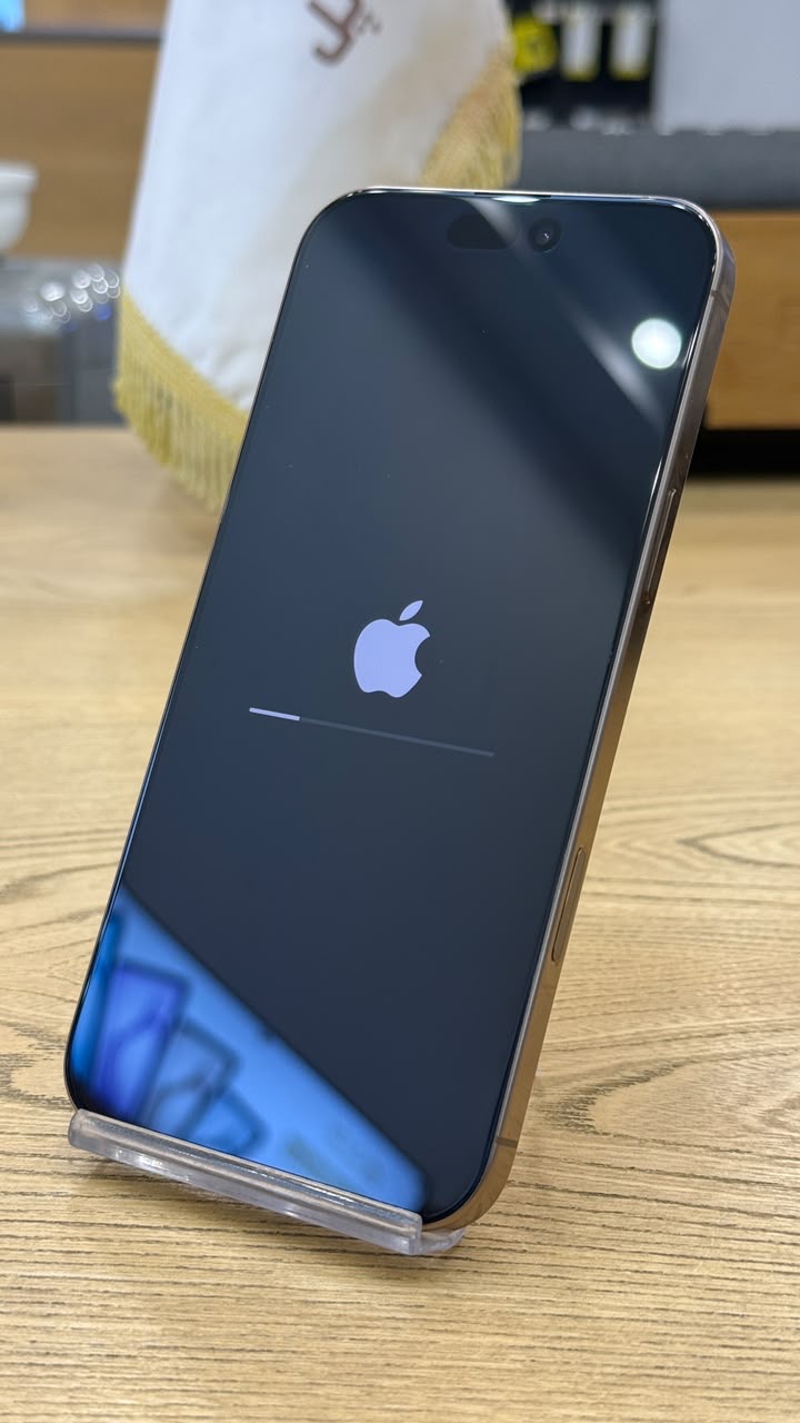 کارکرده : آیفون 16 پرومکس حافظه 256 گیگابایت و رم 8 گیگابایت دیزرت سنگاپور iPhone 16 Pro Max 256 Gb Desert ZAA