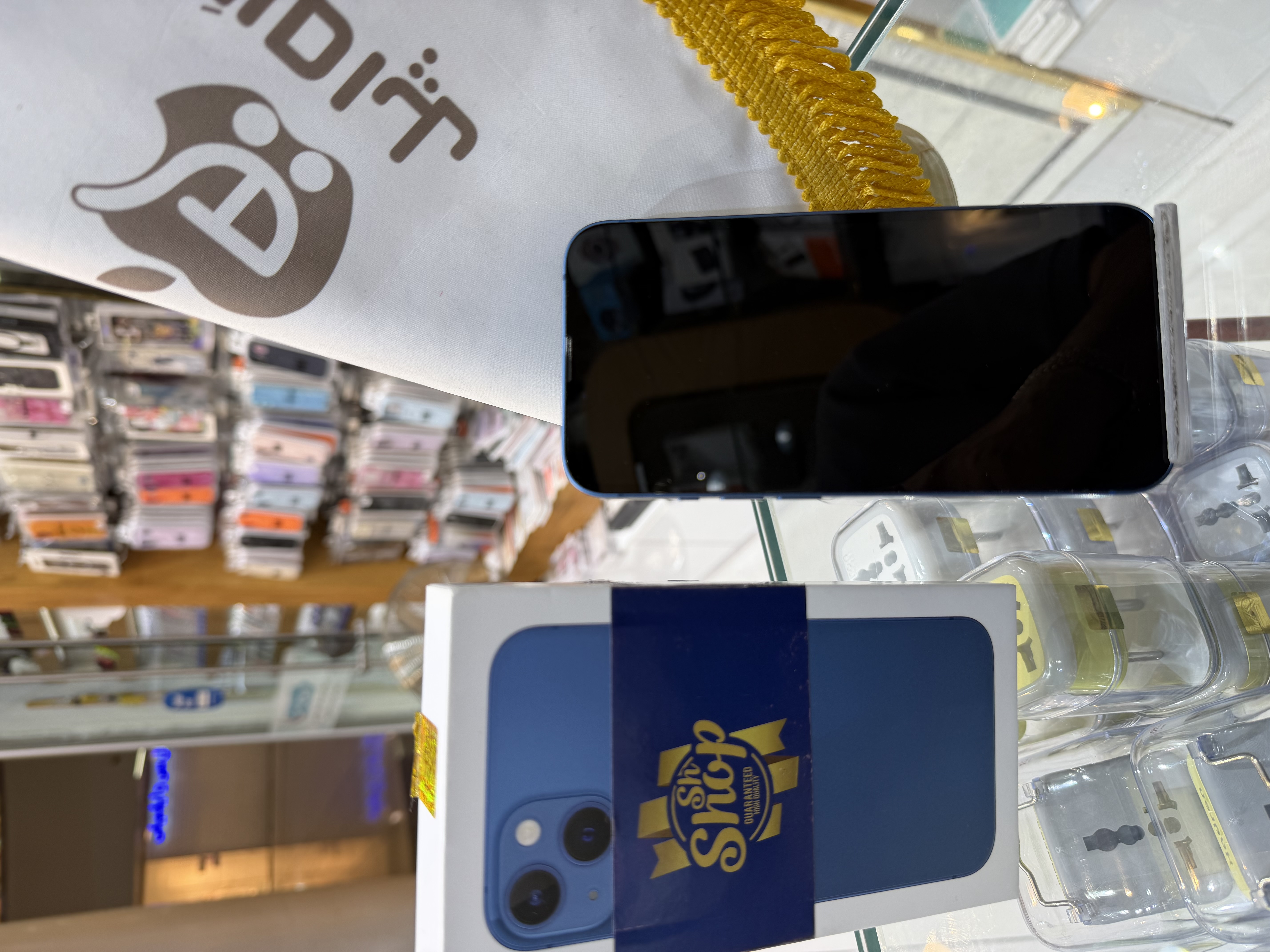 کارکرده : آیفون ۱۳ نرمال حافظه ۱۲۸ گیگابایت و رم ۴ گیگابایت آبی چین iPhone 13 128 Gb Blue CHA