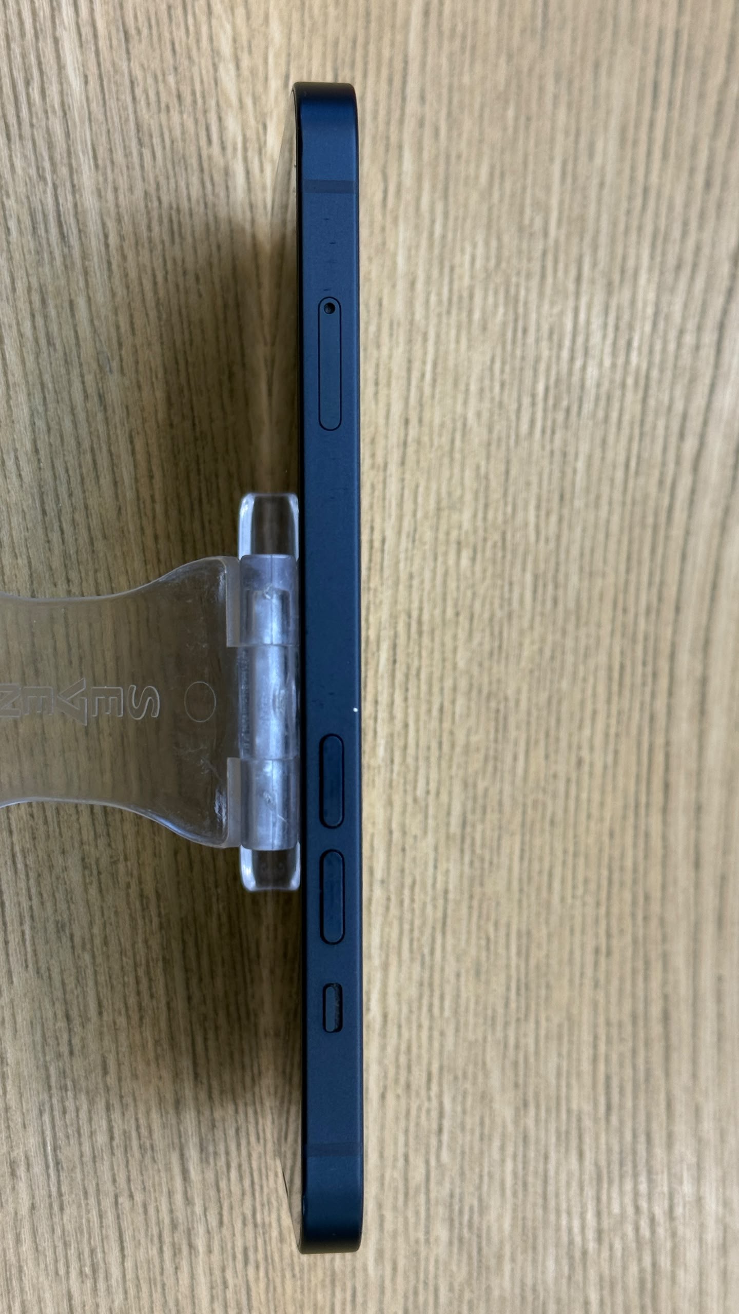 کارکرده : آیفون ۱۳ نرمال حافظه ۱۲۸ گیگابایت و رم ۴ گیگابایت آبی سنگاپور iPhone 13 128 Gb Blue ZAA