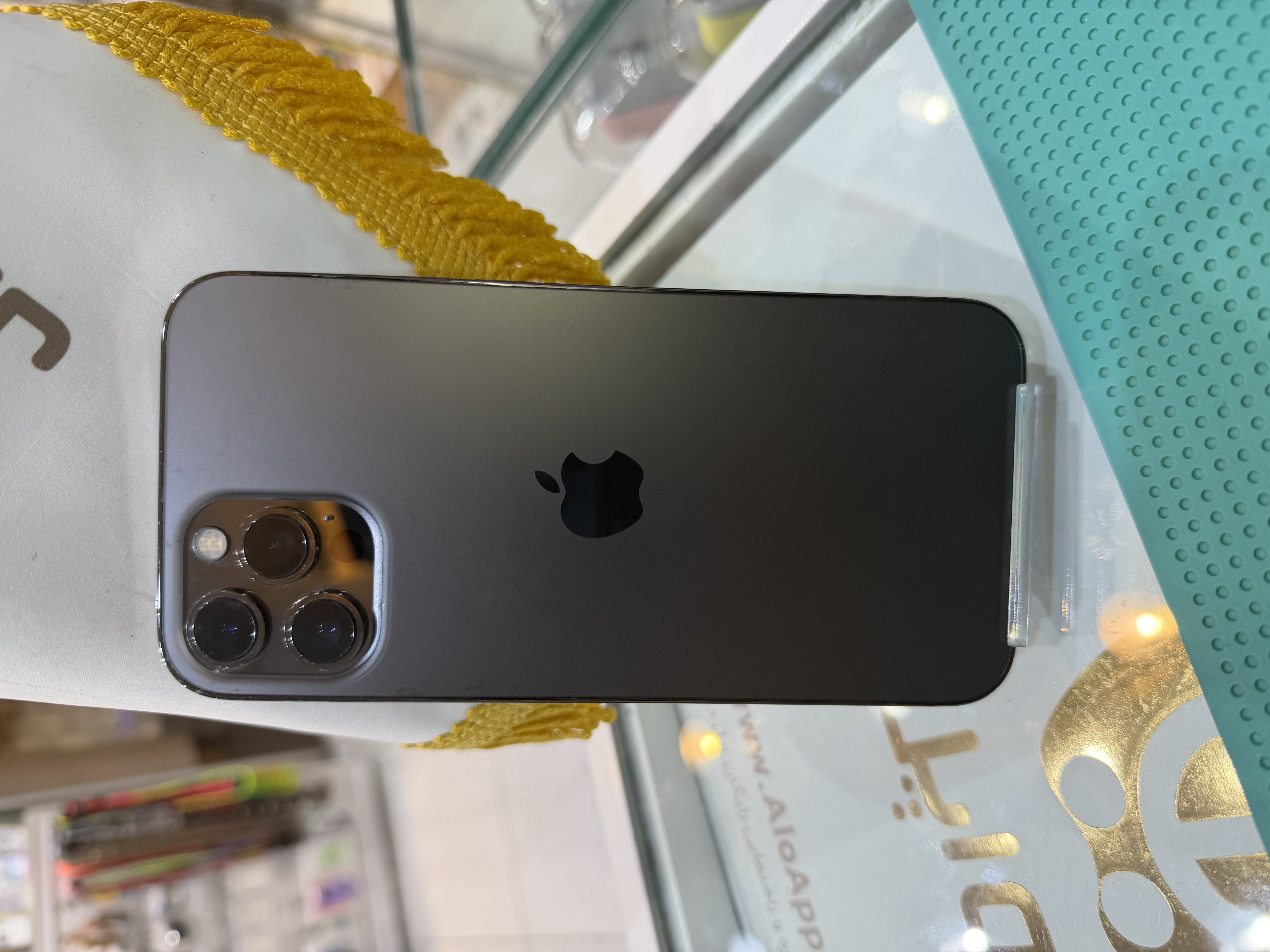 کارکرده : آیفون ۱۲ پرومکس حافظه ۲۵۶ گیگابایت و رم ۶ گیگابایت سنگاپور مشکی iPhone 12 Pro Max 256 Gb Black ZAA