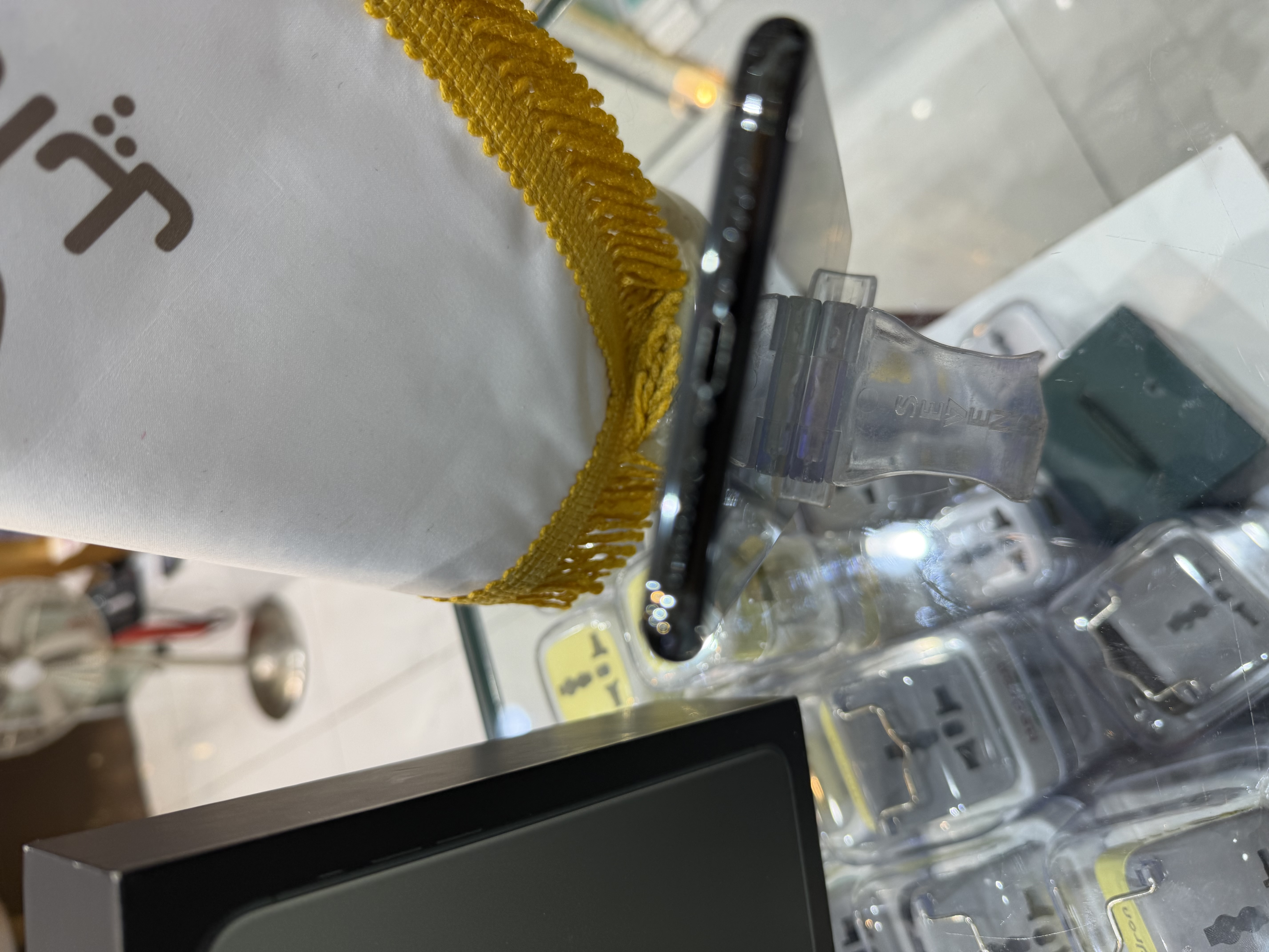 کارکرده :آیفون ۱۱ پرومکس حافظه ۲۵۶ گیگابایت و رم ۶ گیگابایت سبز چین iPhone 11 Pro Max 256 Gb Green CHA