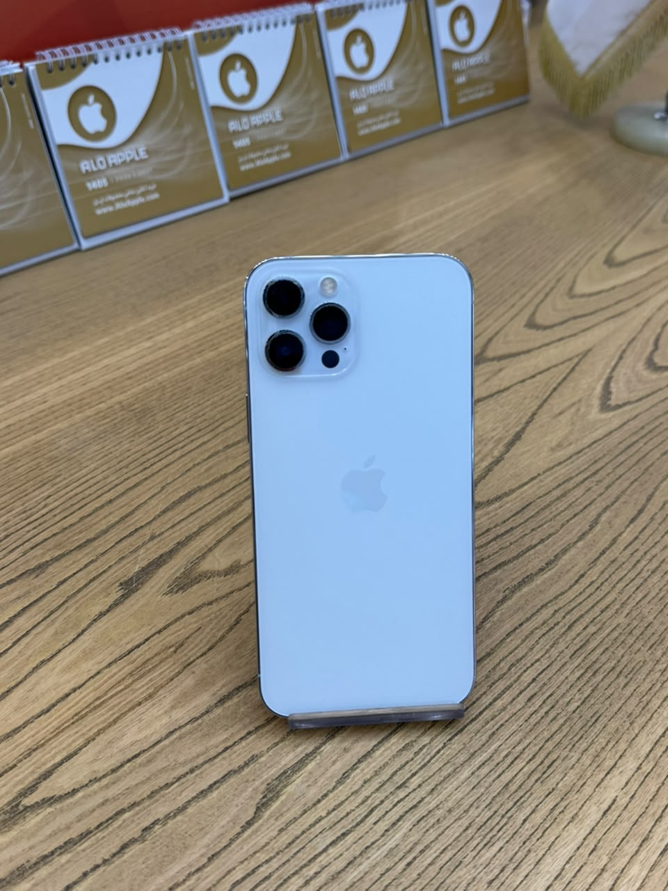 کارکرده : آیفون ۱۲ پرومکس حافظه ۵۱۲ گیگابایت و رم ۶ گیگابایت سفید سنگاپور iPhone 12 Pro Max 512 Gb silver ZAA