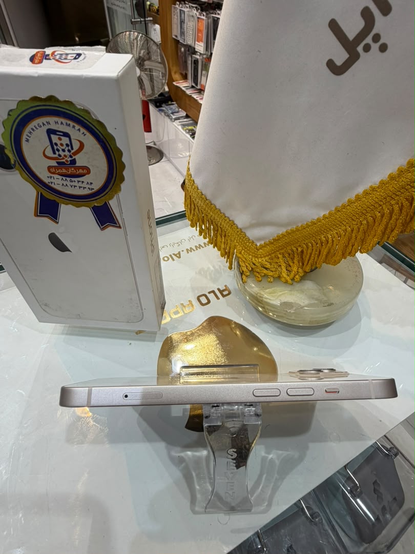 کارکرده : آیفون ۱۳ نرمال حافظه ۱۲۸ گیگابایت و رم ۴ گیگابایت تک سیم کارت iPhone 13 128 Gb Silver HNA