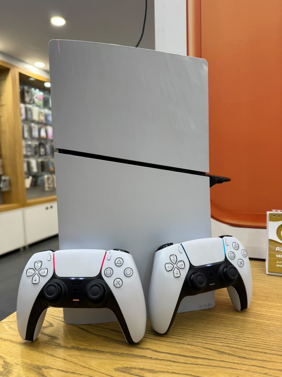 کارکرده : پلی استیشن ۵ اسلیم دیجیتال ۱ ترابایت ۲ دسته Play Station slim Digital 1 Tb 2016