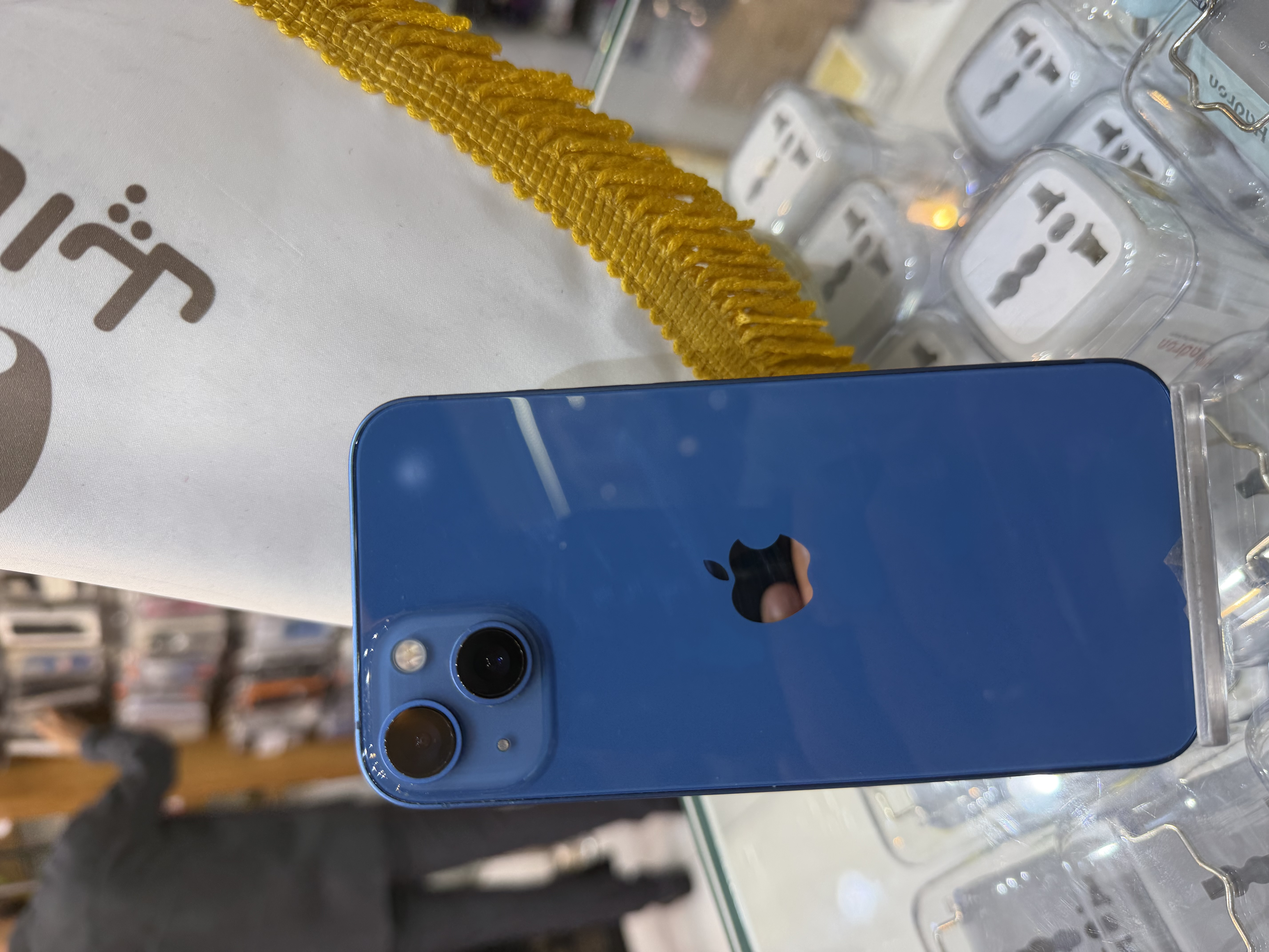 کارکرده : آیفون ۱۳ نرمال حافظه ۱۲۸ گیگابایت و رم ۴ گیگابایت آبی سنگاپور iPhone 13 128 Gb Blue ZAA