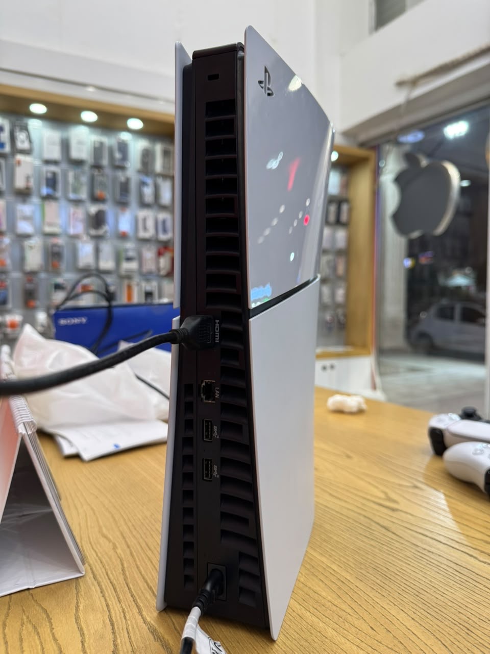 کارکرده : پلی استیشن ۵ اسلیم دیجیتال ۱ ترابایت ۲ دسته Play Station slim Digital 1 Tb 2016