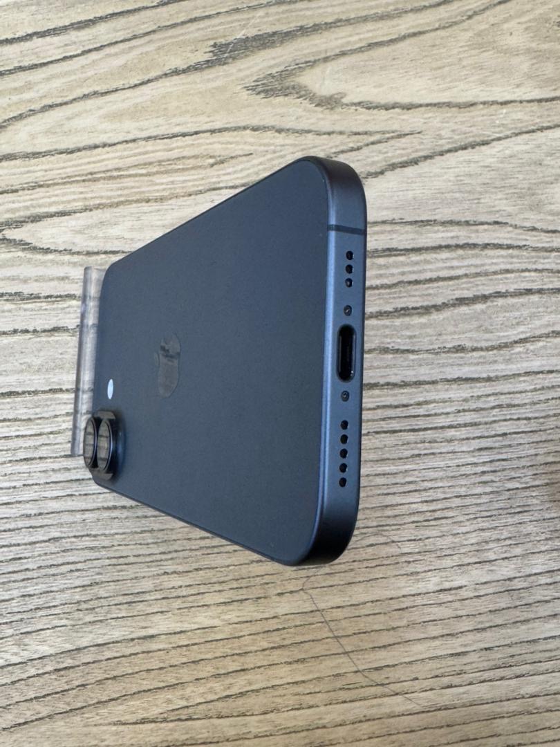 کارکرده : آیفون ۱۷ نرمال حافظه ۲۵۶ گیگابایت و رم ۸ گیگابایت مشکی چین iPhone 17 256 Gb Black CHA