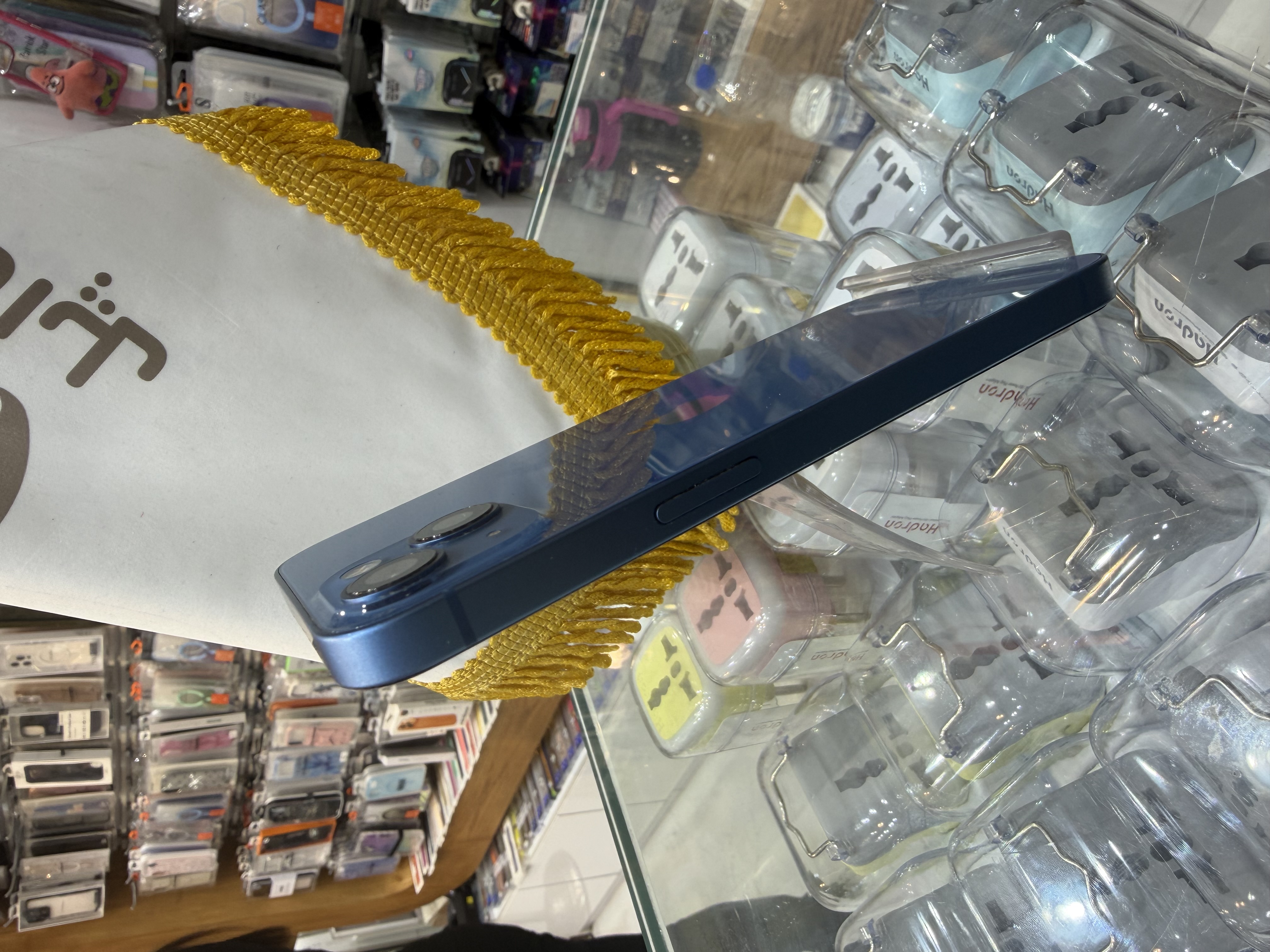 کارکرده : آیفون ۱۳ نرمال حافظه ۱۲۸ گیگابایت و رم ۴ گیگابایت آبی سنگاپور iPhone 13 128 Gb Blue ZAA