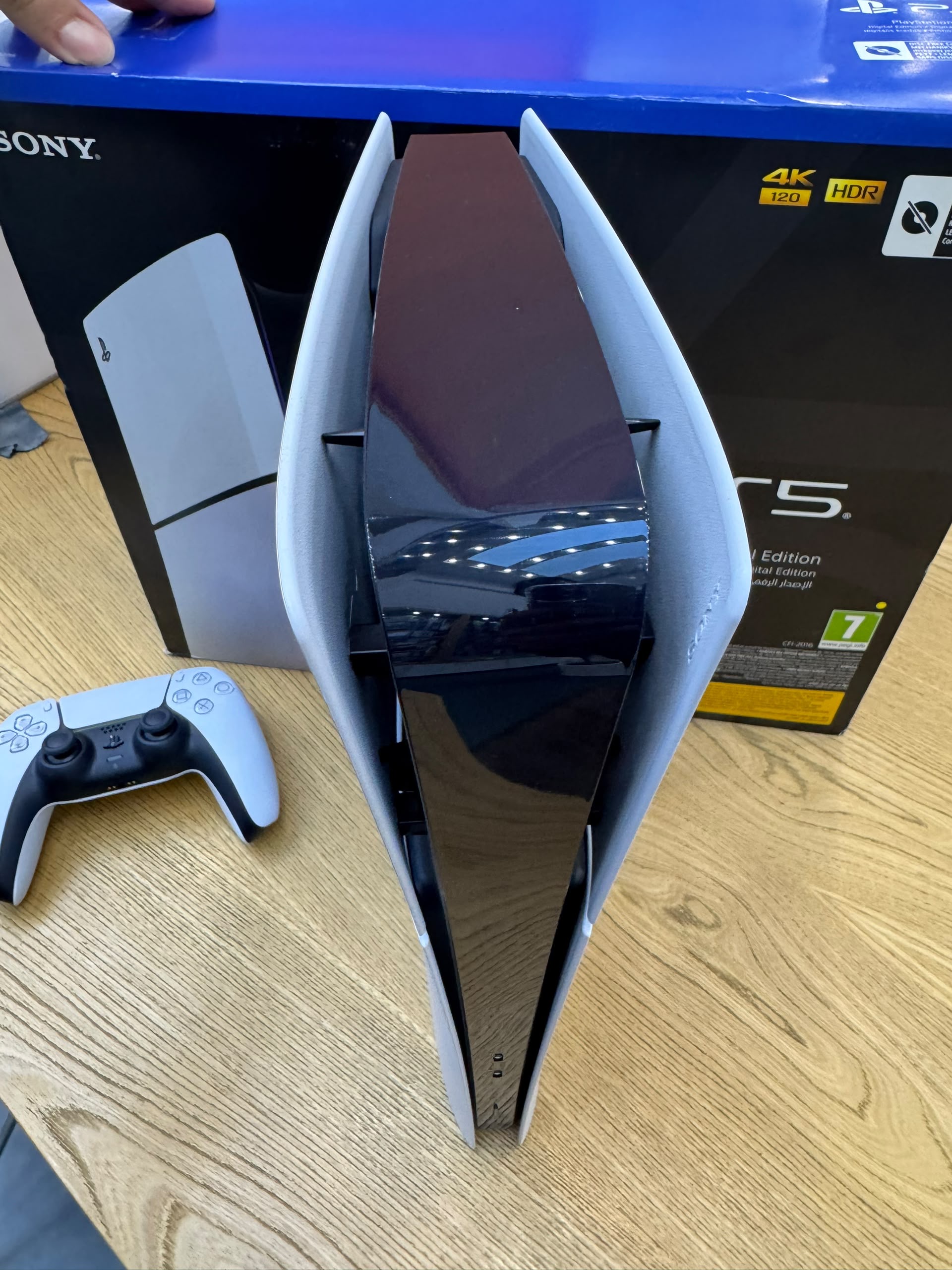 کارکرده : پلی استیشن ۵ اسلیم دیجیتال حافظه ۱ ترابایت تک دسته PS5 slim 1Tb Digital