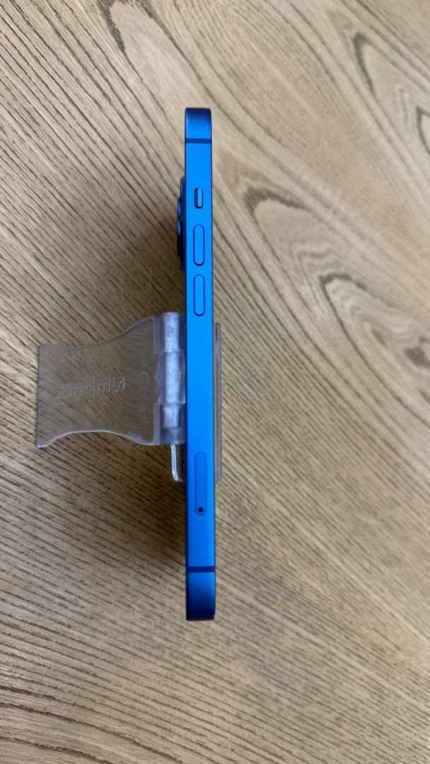 کارکرده : آیفون 13 نرمال حافظه 128 گیگابایت و رم 4 گیگابایت آبی چین iPhone 13 128 Gb Blue CHA