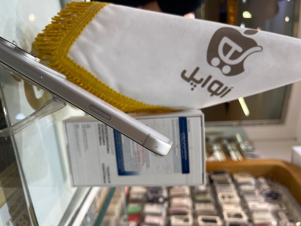 کارکرده : آیفون 17 پرومکس با حافظه 256 گیگابایت و رم 12 گیگابایت سیلور سنگاپور iPhone 17 Pro Max 256 Gb Silver ZAA