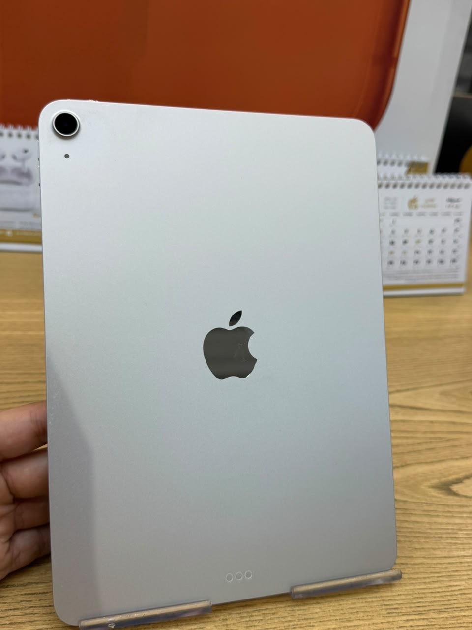 کارکرده : آیپد ایر ۷ ۱۱ اینچ حافظه ۱۲۸ گیگابایت و رم ۸ گیگابایت استارلایت iPad Air 7 11 Inch M3 128 Gb Starlight