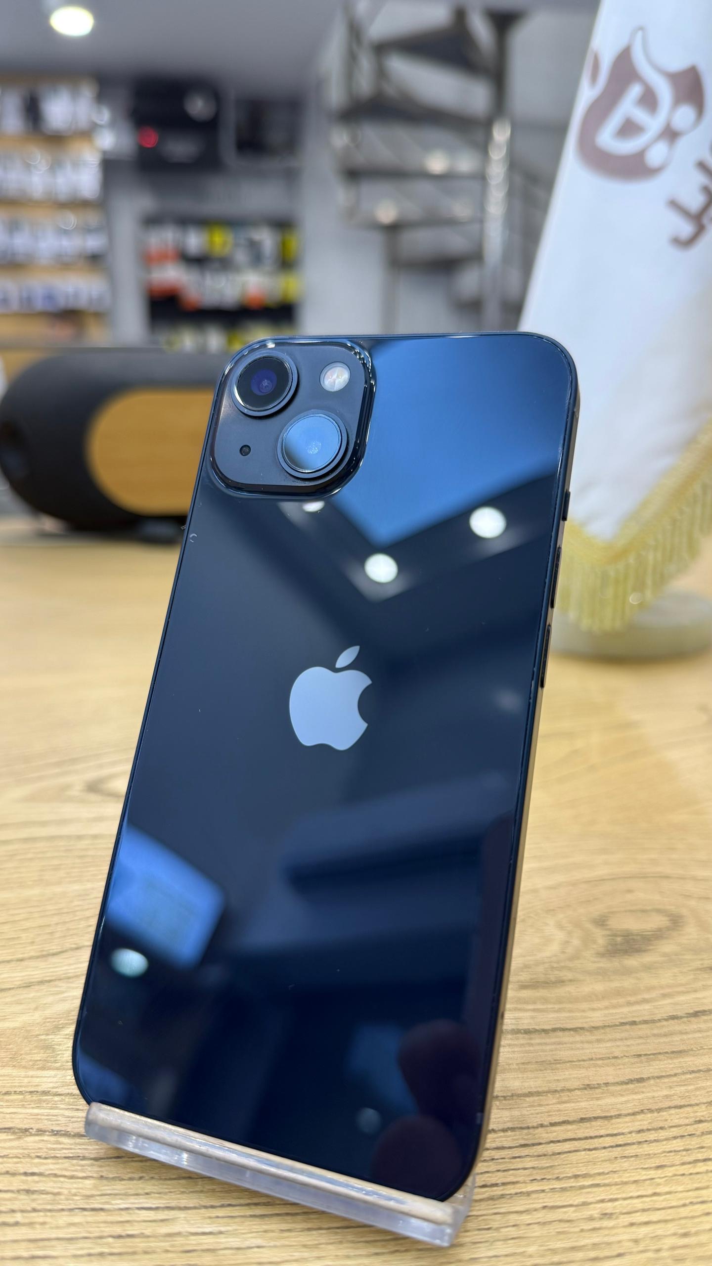 کارکرده : آیفون ۱۳ نرمال حافظه ۱۲۸ گیگابایت و رم ۴ گیگابایت مشکی سنگاپور iPhone 13 128Gb Black ZAA