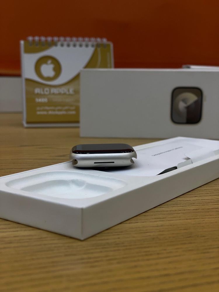 کارکرده : اپل واچ سری 9  41 میلیمتر استارلایت Apple Watch Series 9 41mm Starlight