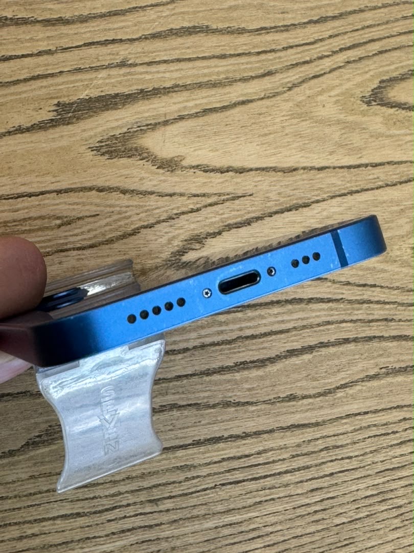 کارکرده : آیفون ۱۳ نرمال حافظه ۱۲۸ گیگابایت و رم ۴ گیگابایت آبی چین iPhone 13 128 Gb Blue CHA