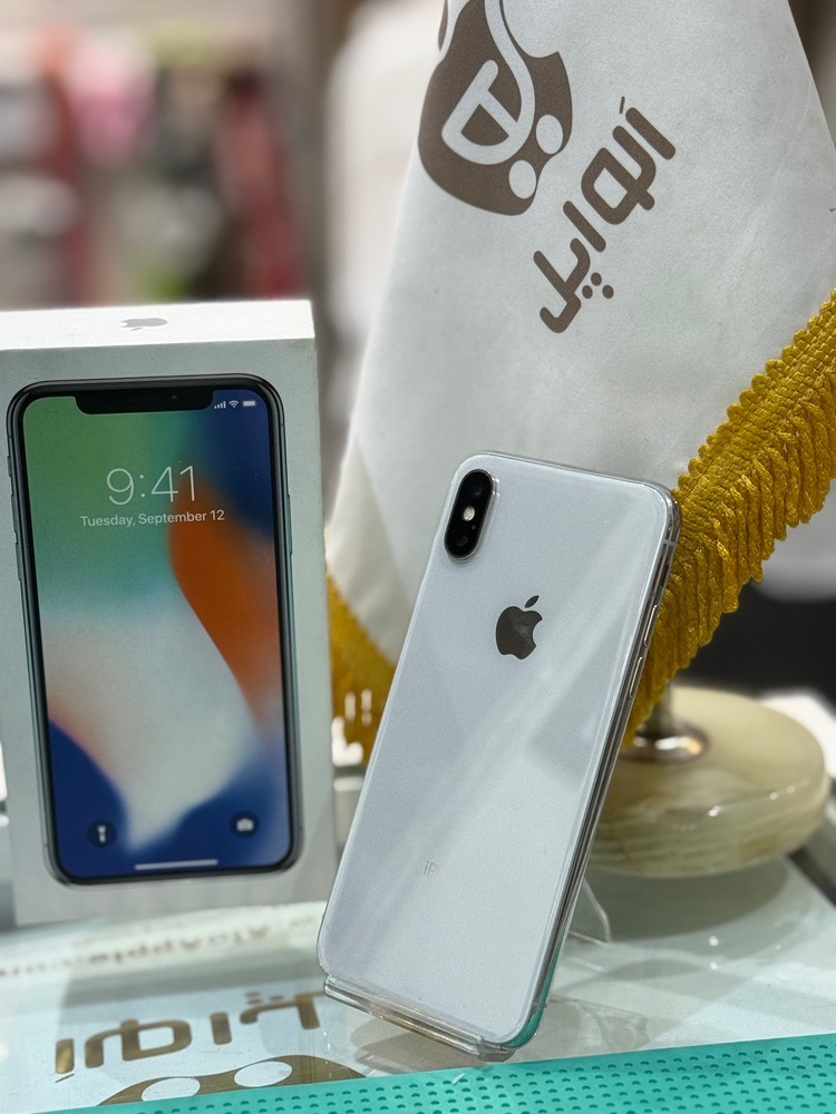 کارکرده : آیفون ایکس حافظه 256 گیگابایت و رم 3 گیگابایت سیلور iPhone X 256 Gb Silver LLA
