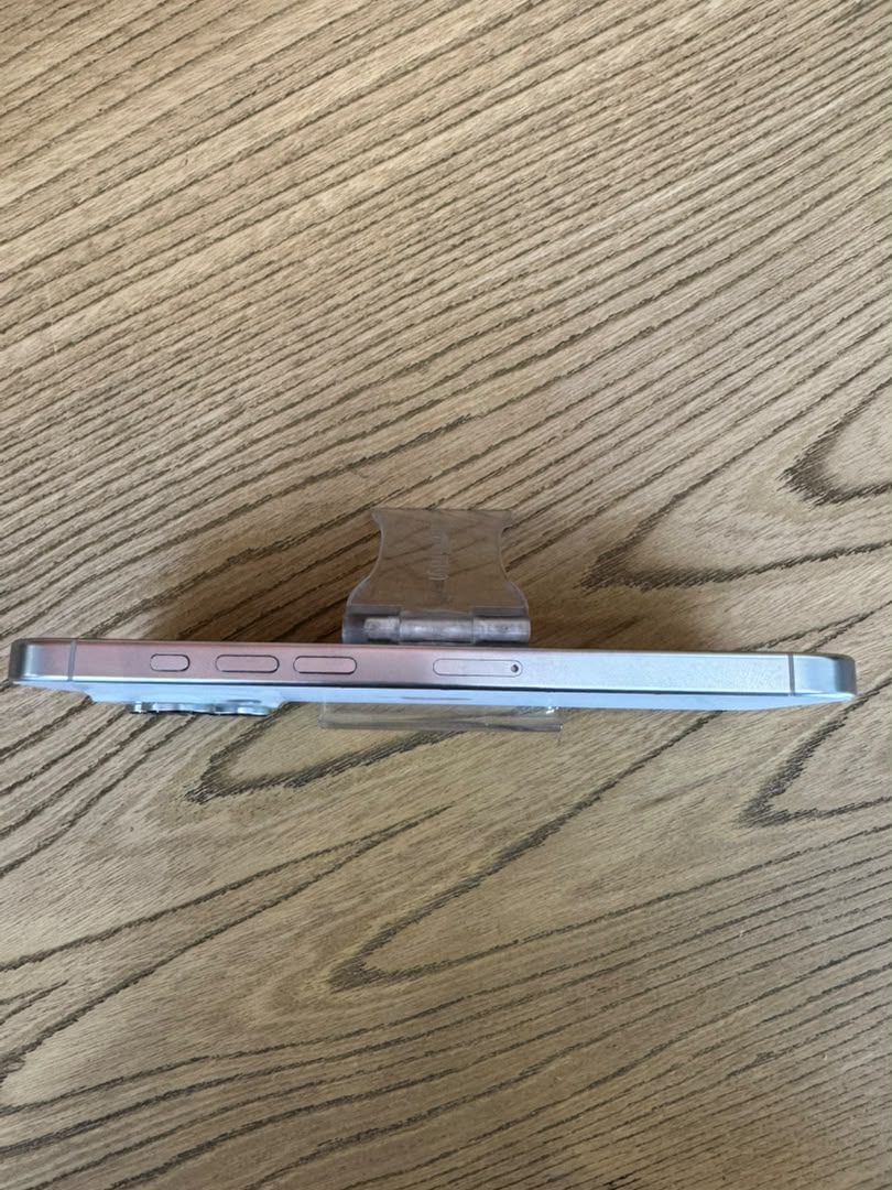 کارکرده : آیفون 16 پرومکس حافظه 256 گیگابایت و رم 8 گیگابایت سیلور شرکتی سنگاپور iPhone 16 Pro Max 256 Gb Silver ZAA