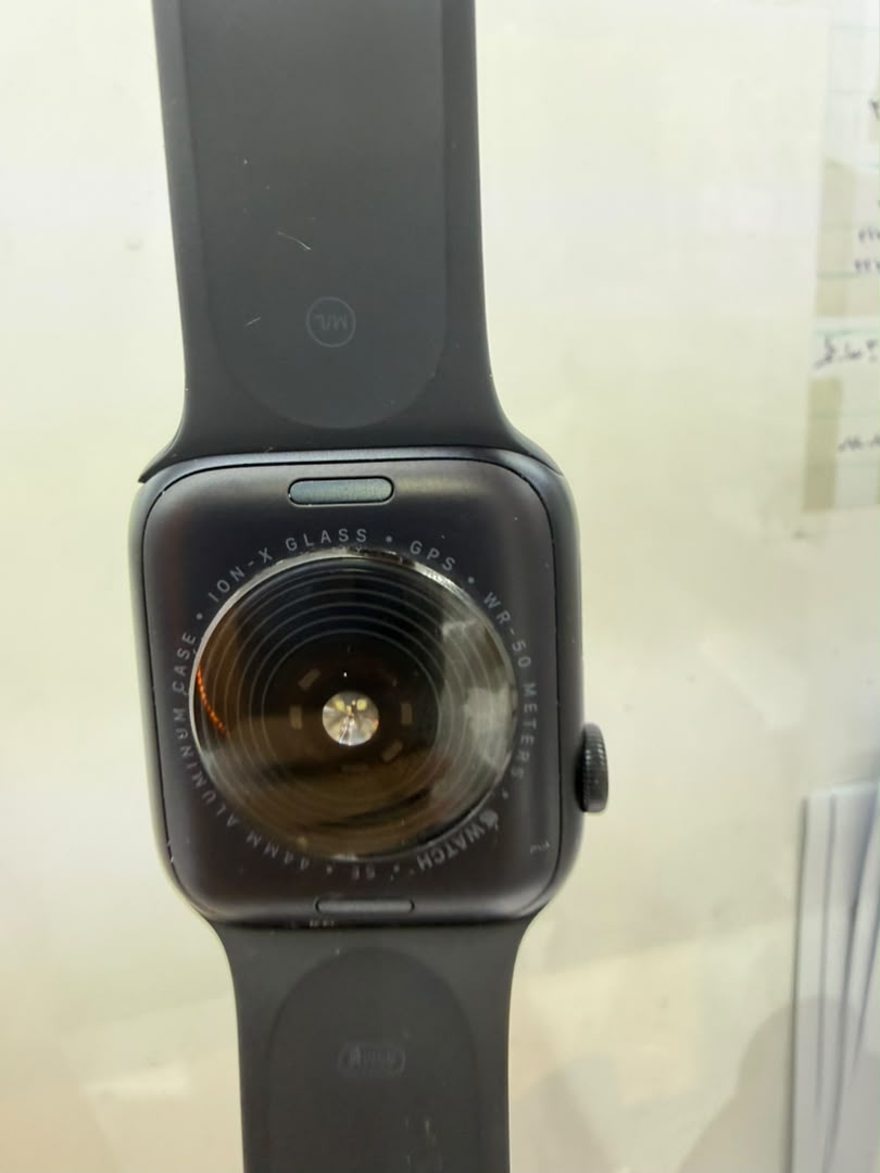 کارکرده : اپل واچ اس ای 2 سایز 44 میلیمتری مشکی Apple Watch SE 2 44mm Black