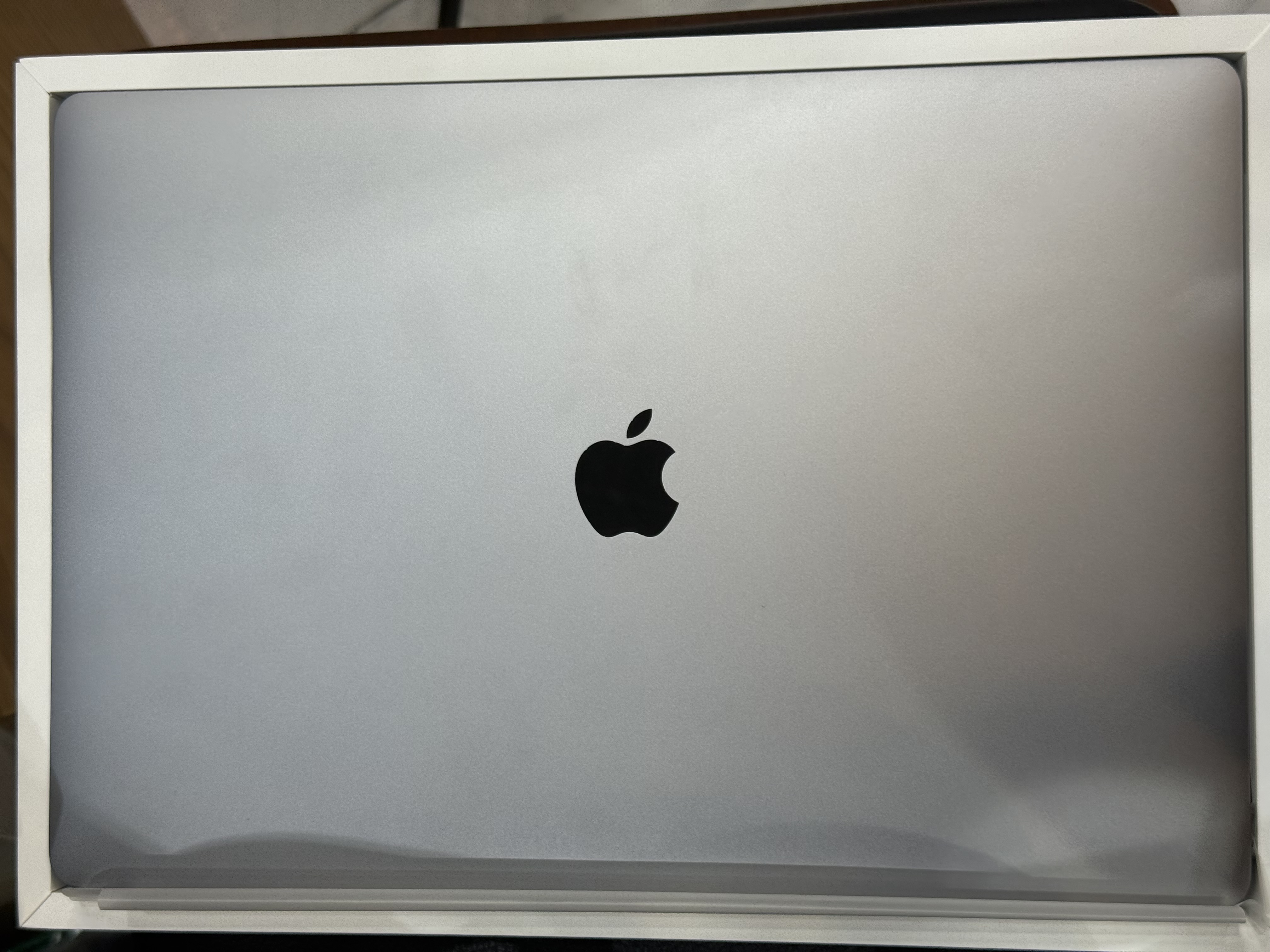 کارکرده : مک بوک پرو ۱۶ اینچ سال ۲۰۱۹ تاچ بار Mac Book Pro 16inch 2019 Z0Y03