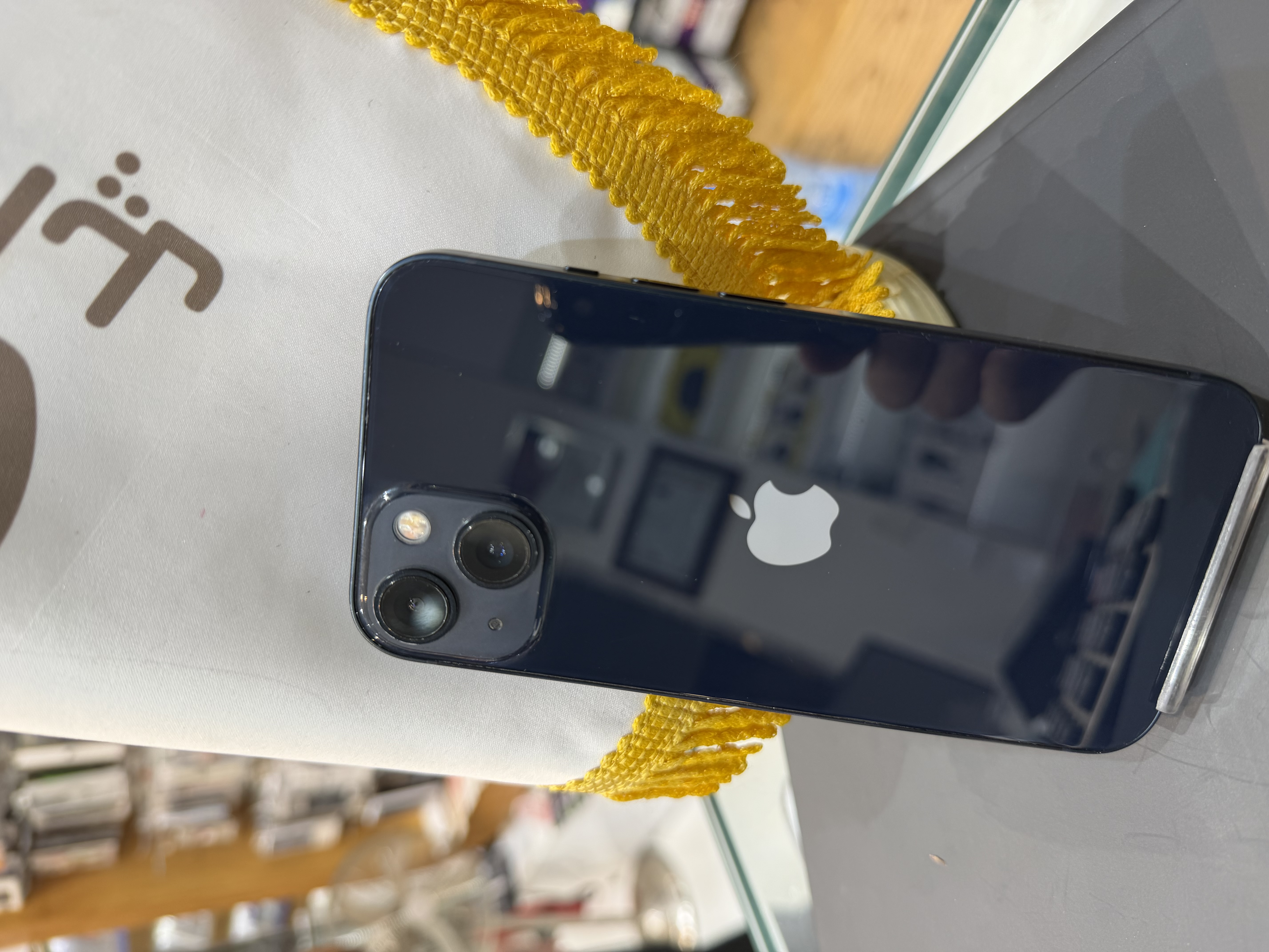 کارکرده : آیفون ۱۳ نرمال حافظه ۱۲۸ گیگابایت و رم ۴ گیگابایت مشکی چین iPhone 13 128 Gb Midnight CHA