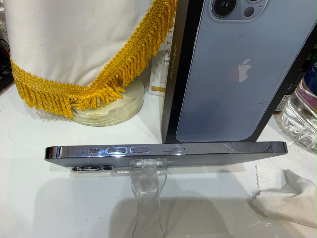 کارکرده : آیفون 13 پرومکس حافظه 128 گیگابایت و رم 6 گیگابایت ریپک آبی سنگاپور iPhone 13 Pro Max 128 Gb Blue ZAA