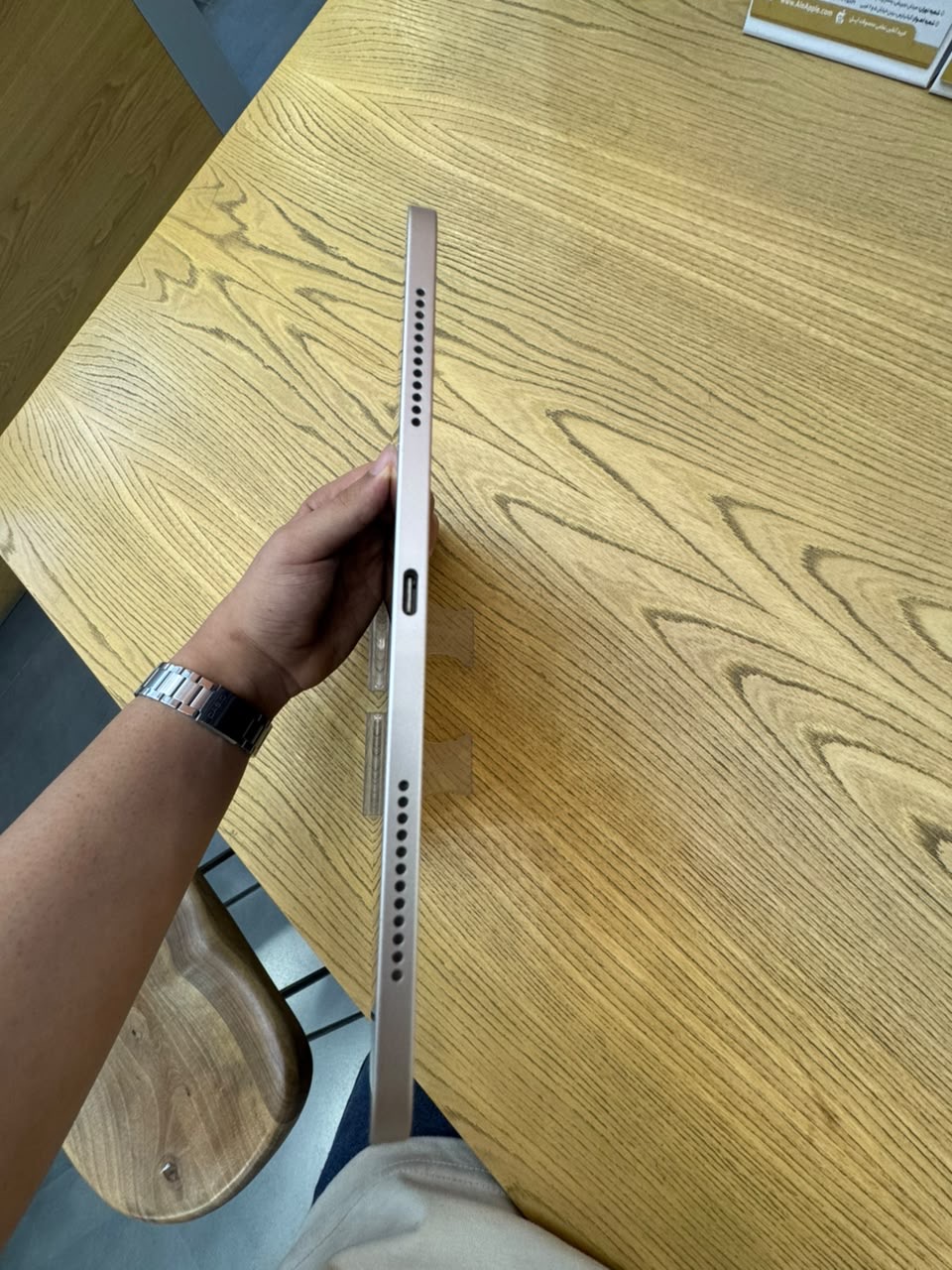 کارکرده : آیپد ایر ۷ ۱۱ اینچ حافظه ۱۲۸ گیگابایت و رم ۸ گیگابایت استارلایت iPad Air 7 11 Inch M3 128 Gb Starlight
