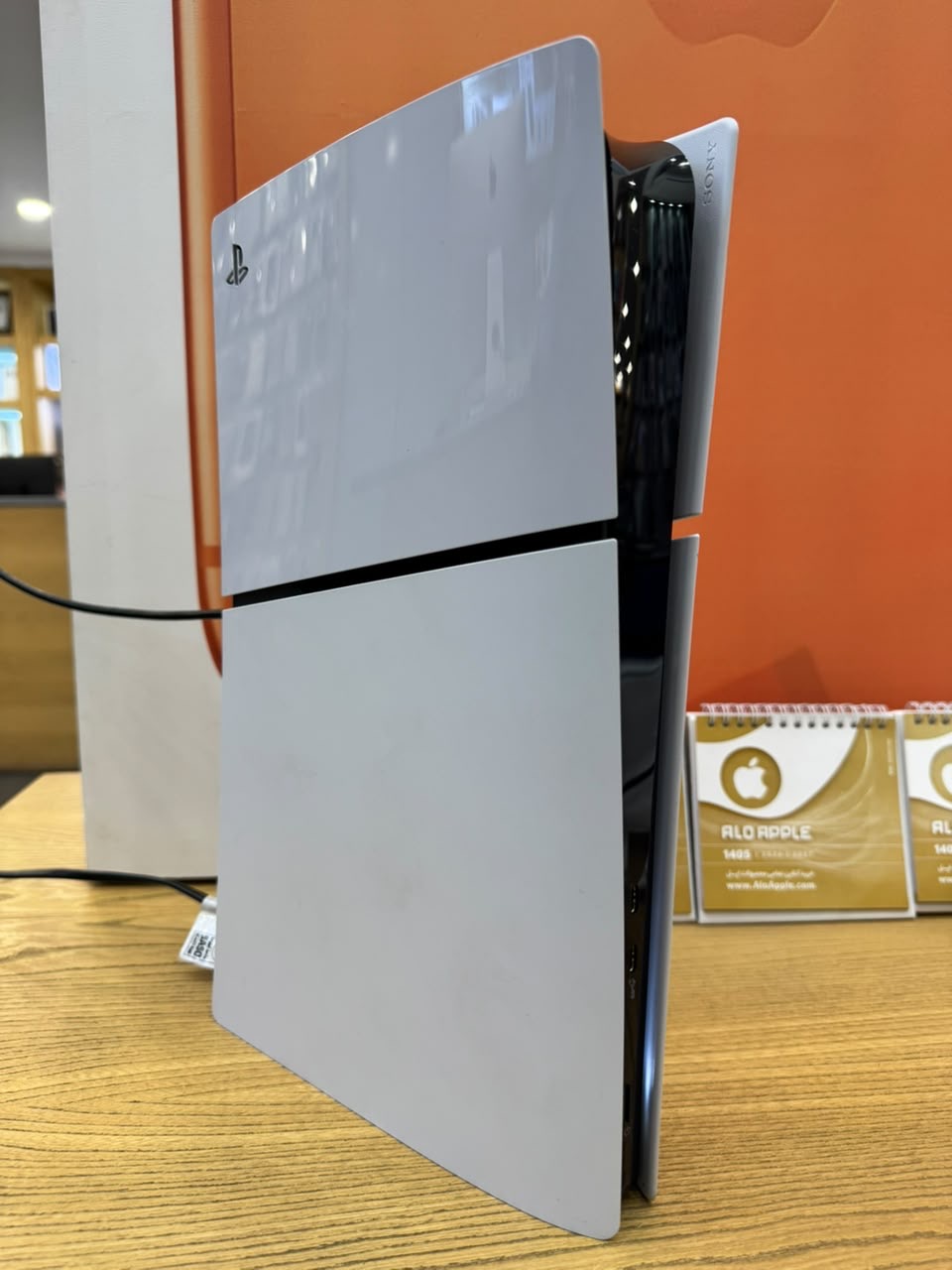 کارکرده : پلی استیشن ۵ اسلیم دیجیتال ۱ ترابایت ۲ دسته Play Station slim Digital 1 Tb 2016