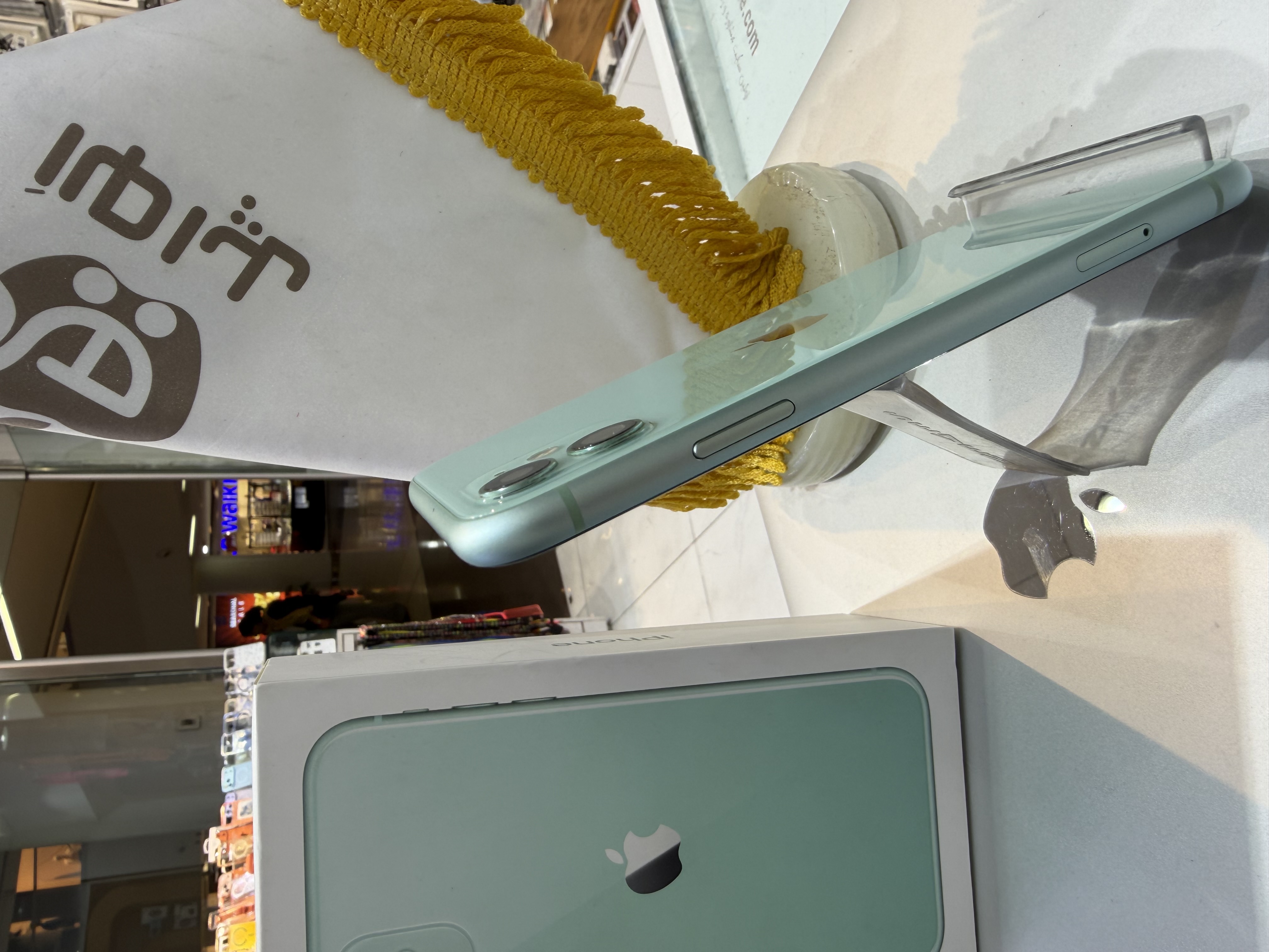 کارکرده : آیفون ۱۱ نرمال حافظه ۱۲۸ گیگابایت و رم ۴ گیگابایت سبز iPhone 11 128 Gb Green LLA