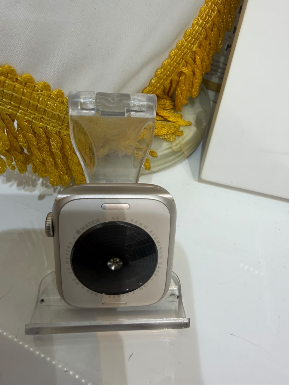 کارکرده : اپل واچ اس ای 2 سایز 44 میلیمتری استارلایت Apple Watch SE 2 44mm Starlight