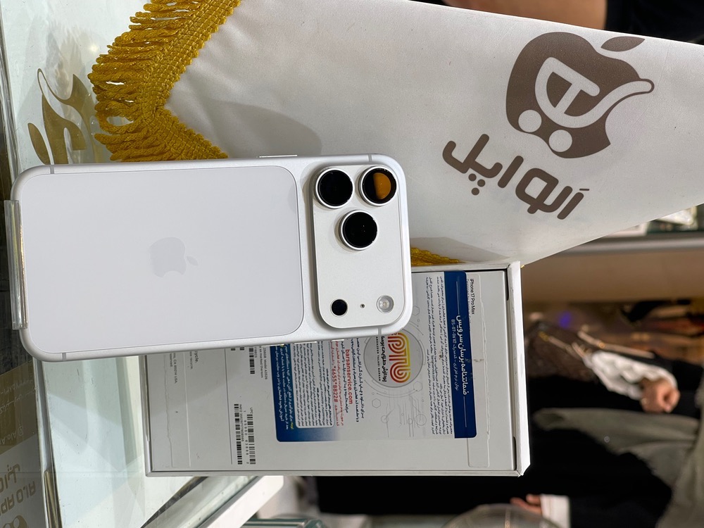 کارکرده : آیفون 17 پرومکس با حافظه 256 گیگابایت و رم 12 گیگابایت سیلور سنگاپور iPhone 17 Pro Max 256 Gb Silver ZAA