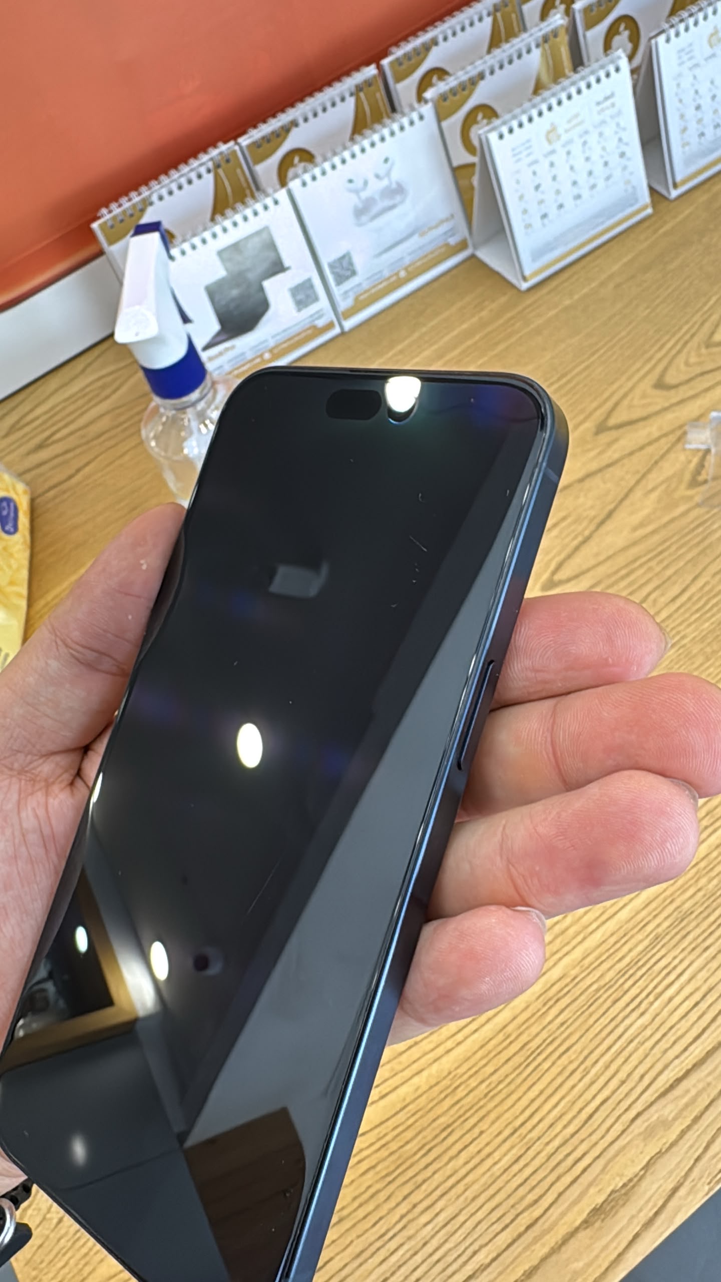 کارکرده : آیفون ۱۵ پرومکس حافظه ۲۵۶ گیگابایت و رم ۸ گیگابایت آبی سنگاپور iPhone 15 Pro Max 256 Gb Blue ZAA