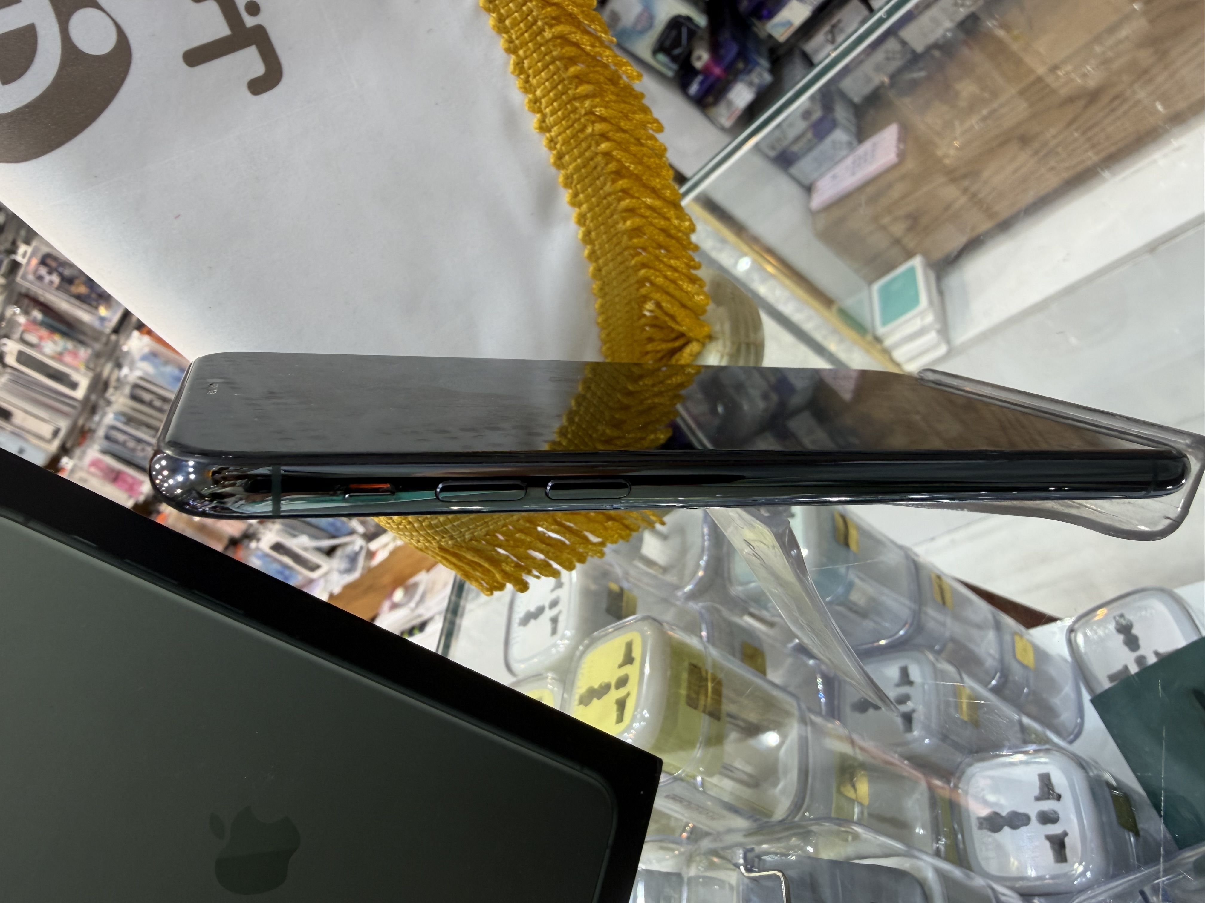 کارکرده :آیفون ۱۱ پرومکس حافظه ۲۵۶ گیگابایت و رم ۶ گیگابایت سبز چین iPhone 11 Pro Max 256 Gb Green CHA