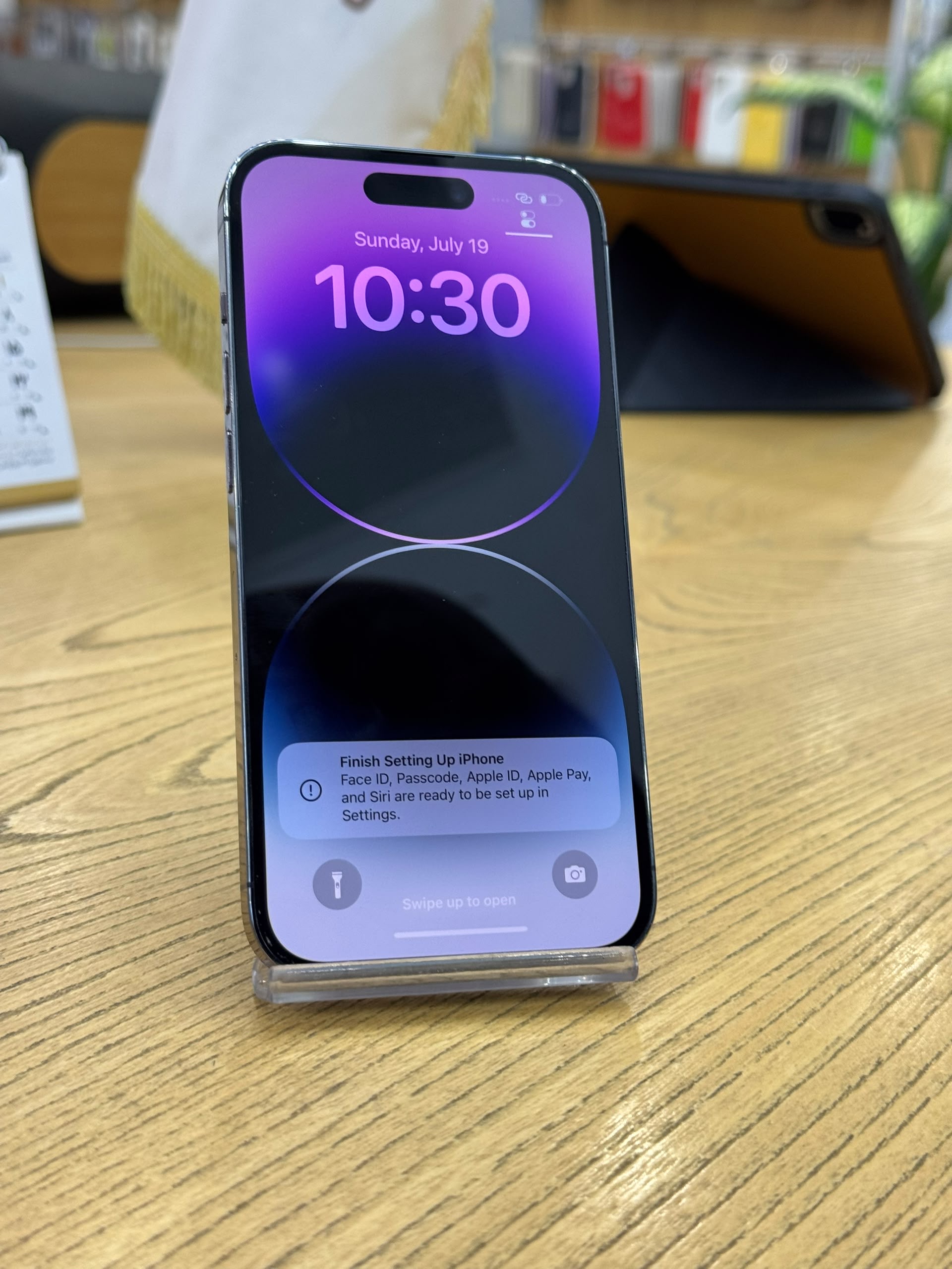 کارکرده : آیفون ۱۴ پرو حافظه ۲۵۶ گیگابایت و رم ۶ گیگابایت بنفش سنگاپور iPhone 14 Pro 256 Gb Purple ZAA