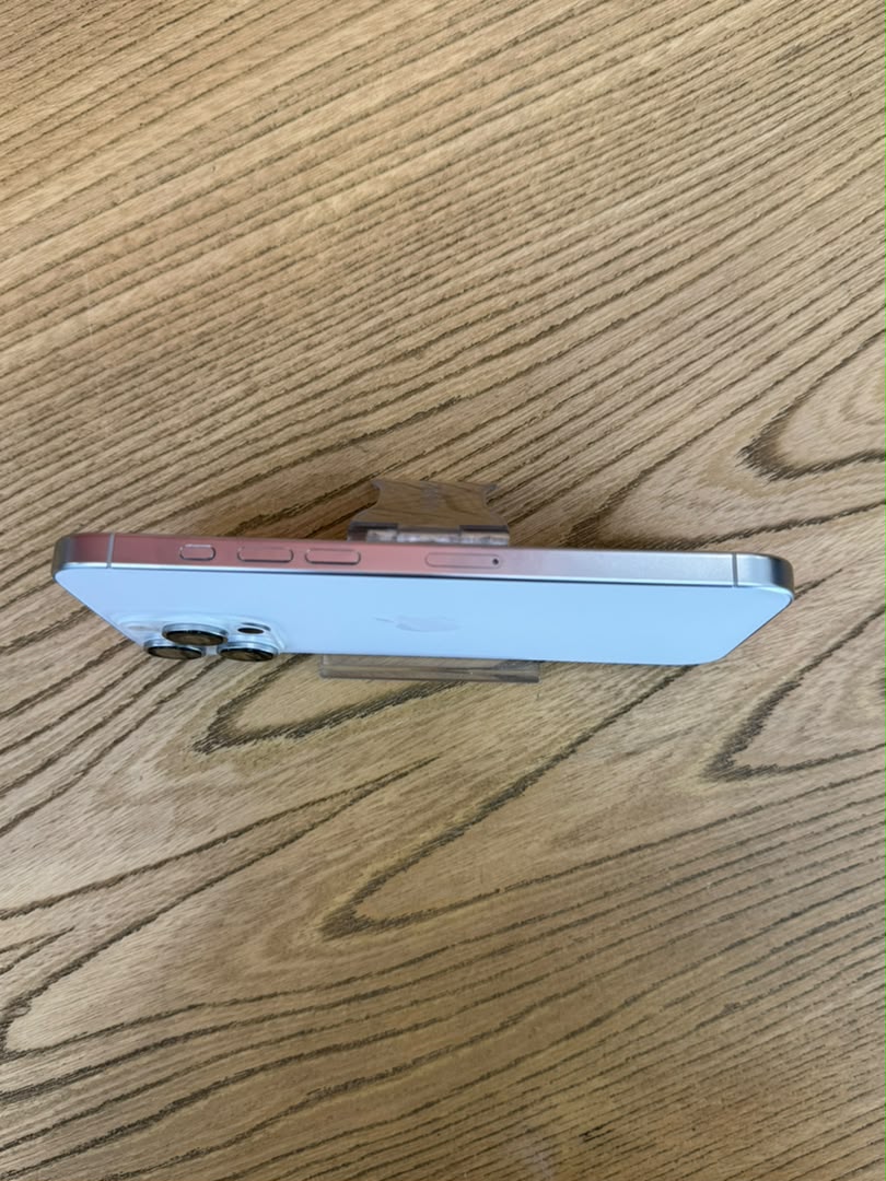 کارکرده : آیفون 16 پرومکس حافظه 256 گیگابایت و رم 8 گیگابایت سیلور شرکتی سنگاپور iPhone 16 Pro Max 256 Gb Silver ZAA
