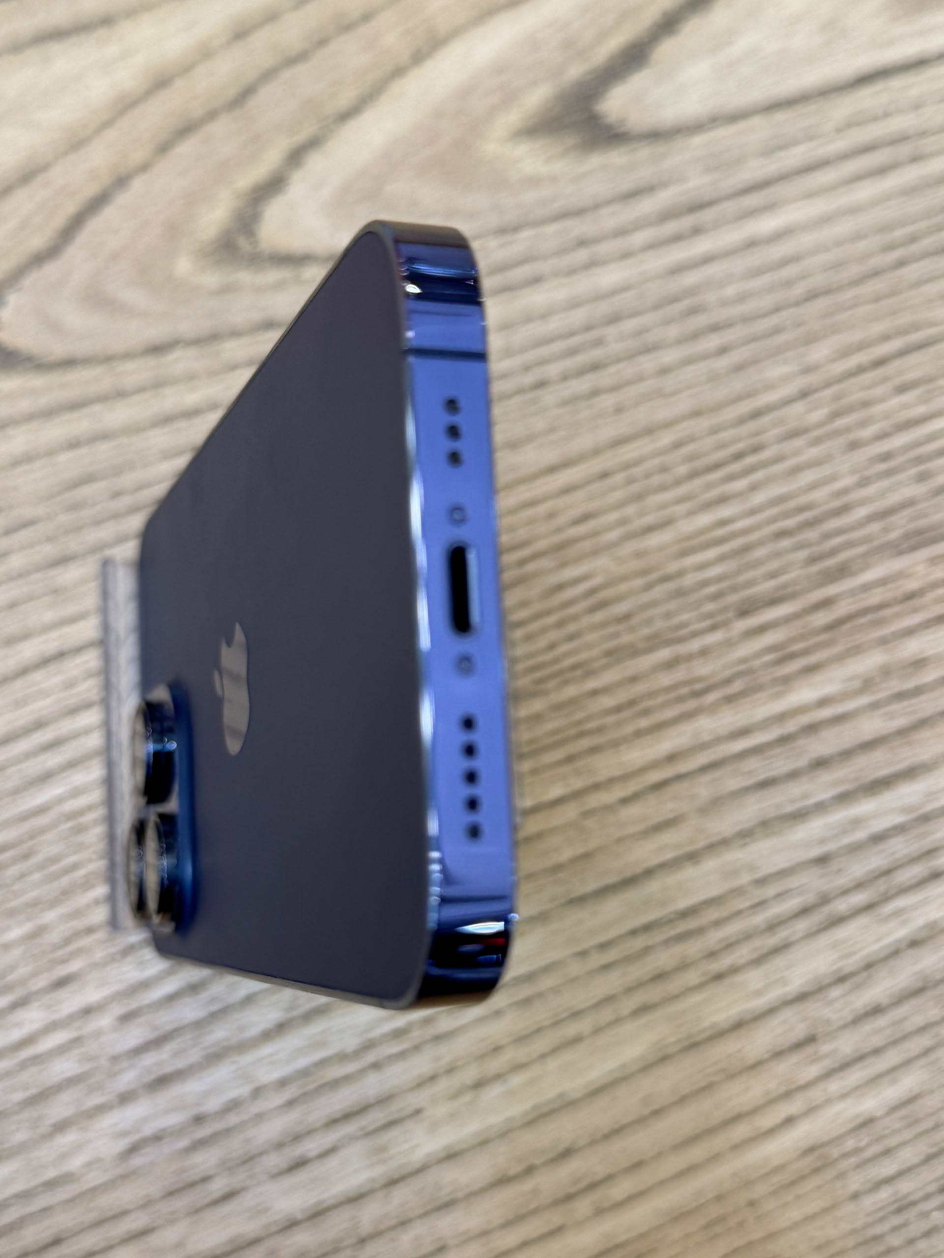 کارکرده : آیفون ۱۴ پرو حافظه ۲۵۶ گیگابایت و رم ۶ گیگابایت بنفش سنگاپور iPhone 14 Pro 256 Gb Purple ZAA