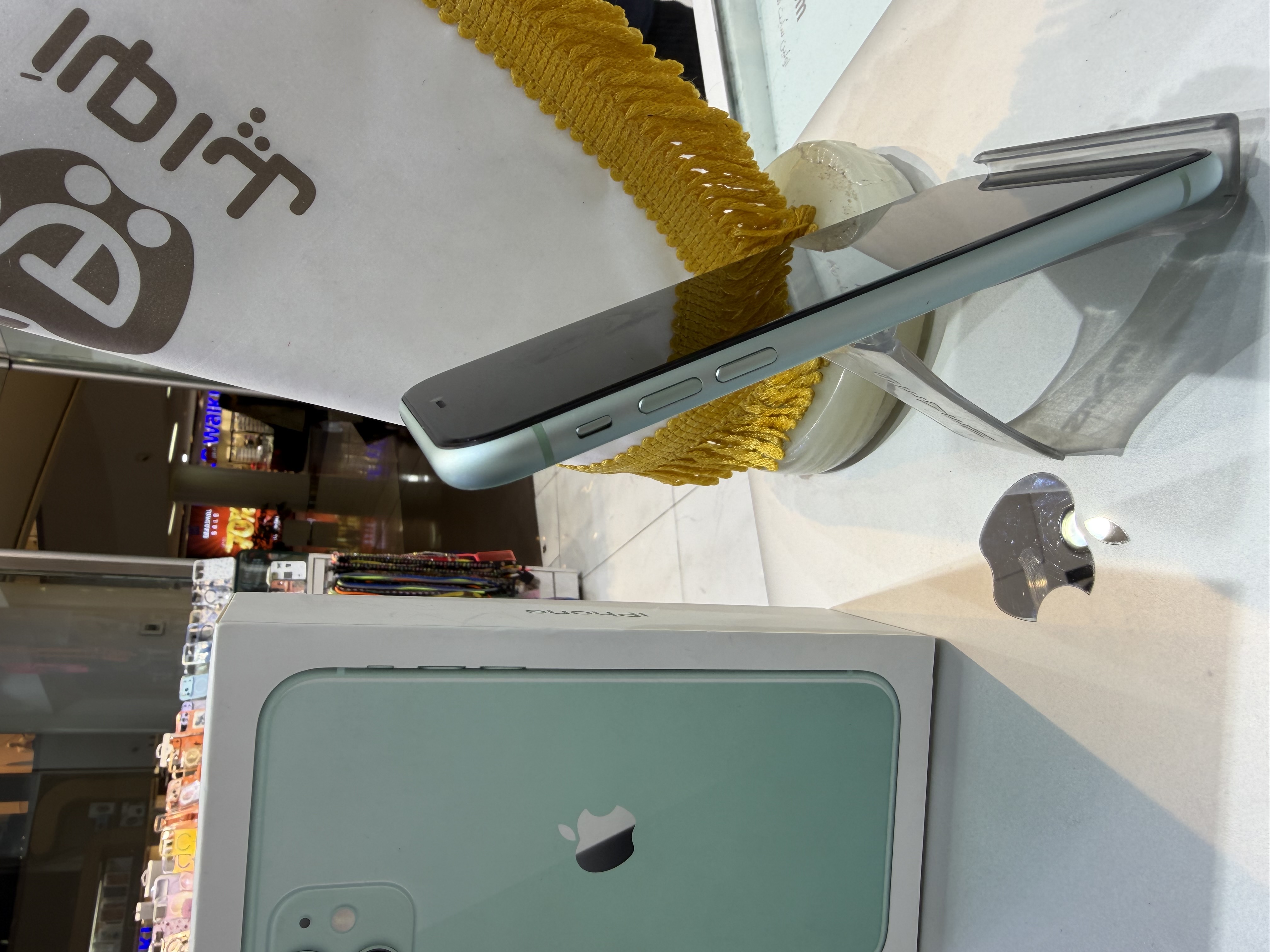 کارکرده : آیفون ۱۱ نرمال حافظه ۱۲۸ گیگابایت و رم ۴ گیگابایت سبز iPhone 11 128 Gb Green LLA