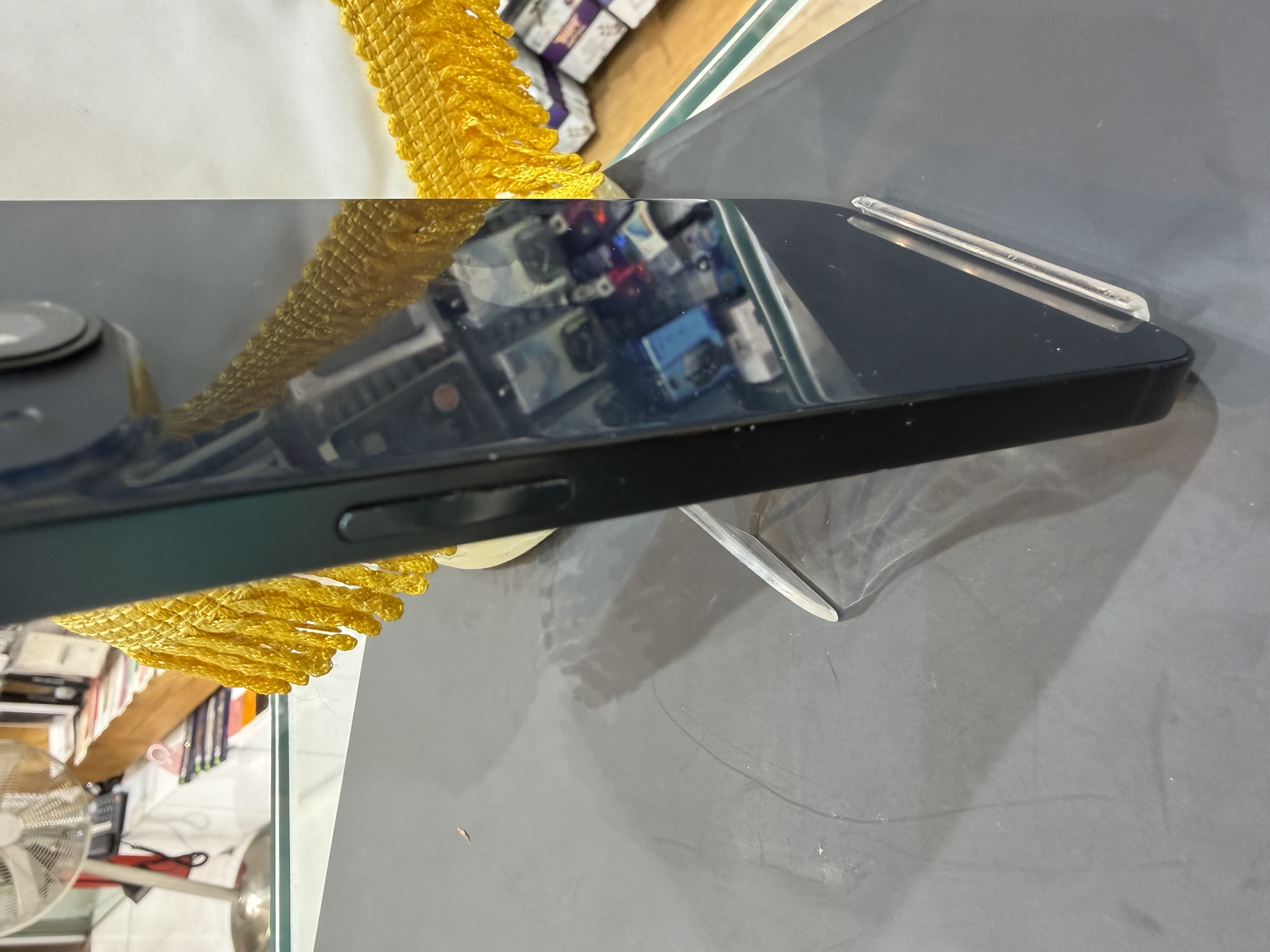 کارکرده : آیفون ۱۳ نرمال حافظه ۱۲۸ گیگابایت و رم ۴ گیگابایت مشکی چین iPhone 13 128 Gb Midnight CHA