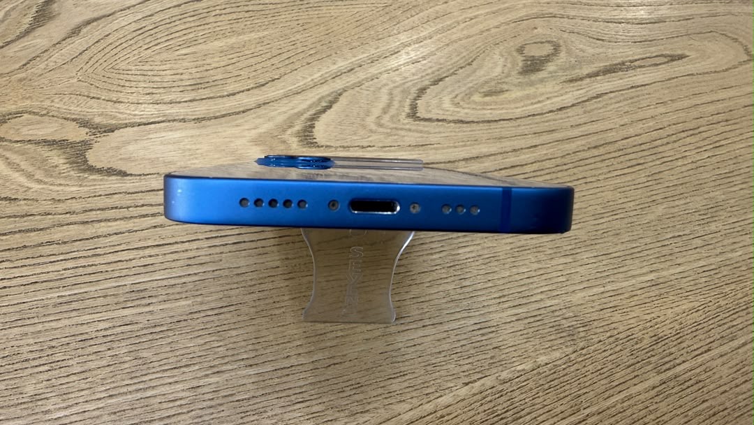 کارکرده : آیفون 13 نرمال حافظه 128 گیگابایت و رم 4 گیگابایت آبی چین iPhone 13 128 Gb Blue CHA